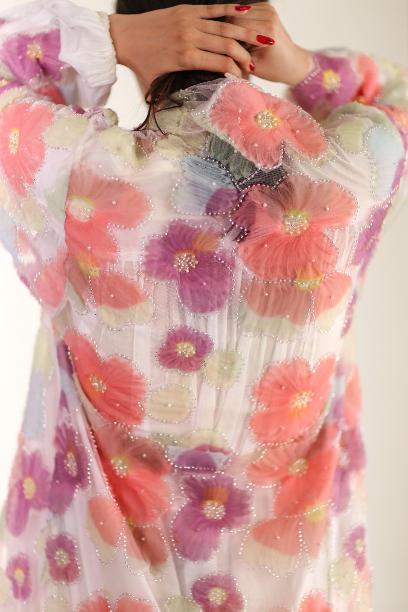 SILK FLOWER EMBELLISHED KIMONO ULISA - MOMO STUDIO BERLIN - Berlin Concept Store - sustainable & ethical fashion