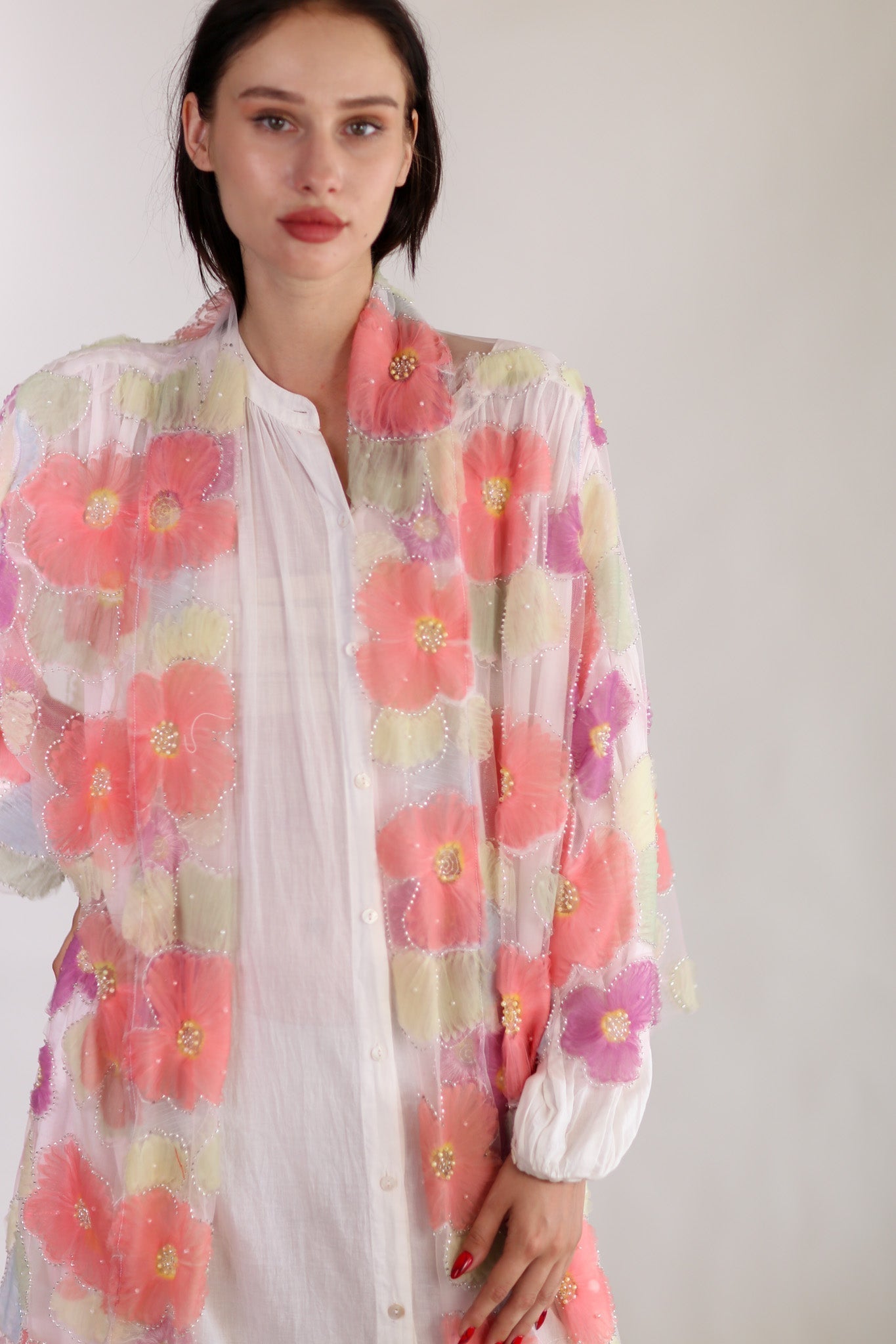 SILK FLOWER EMBELLISHED KIMONO ULISA - MOMO STUDIO BERLIN - Berlin Concept Store - sustainable & ethical fashion