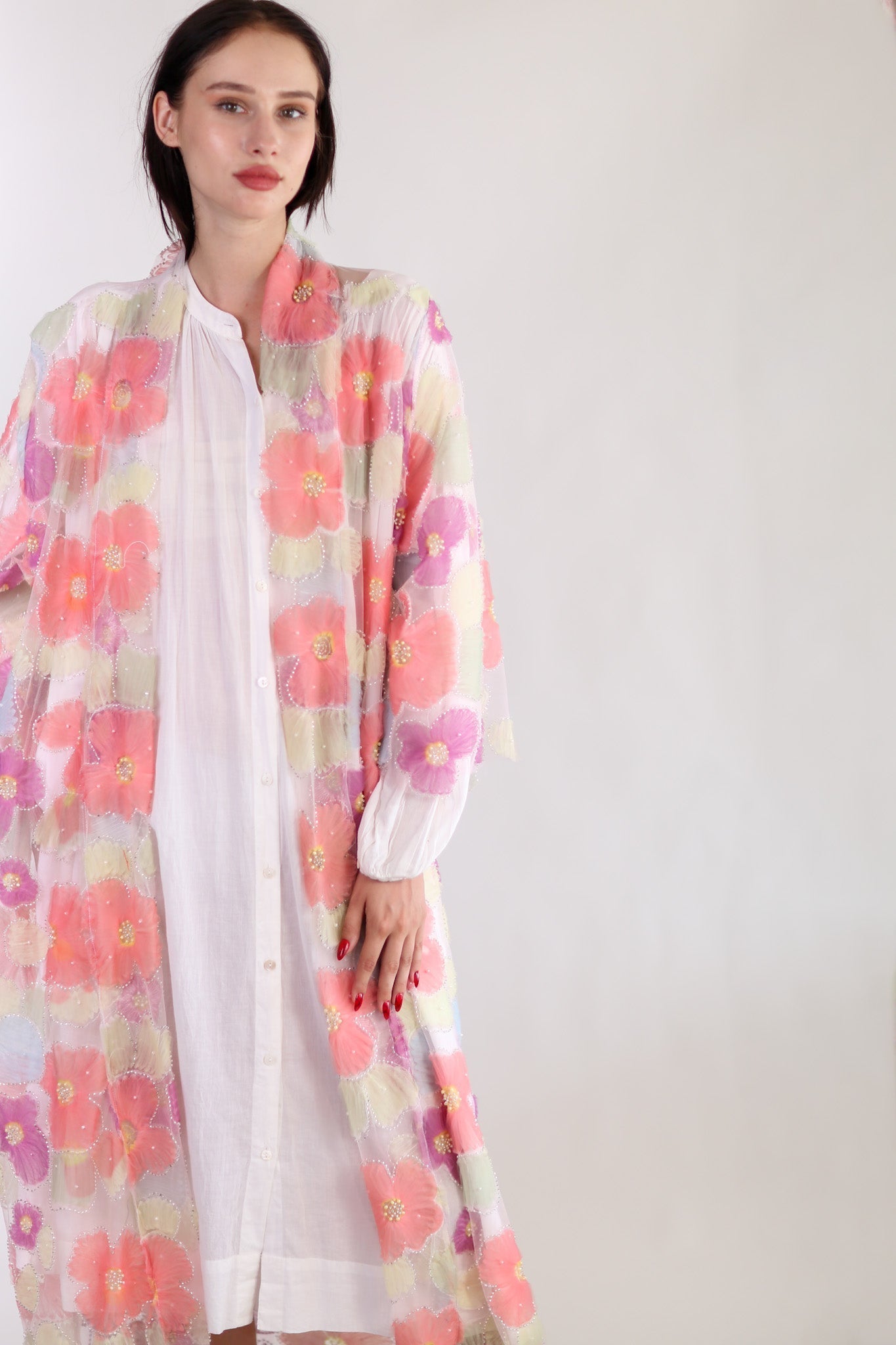 SILK FLOWER EMBELLISHED KIMONO ULISA - MOMO STUDIO BERLIN - Berlin Concept Store - sustainable & ethical fashion