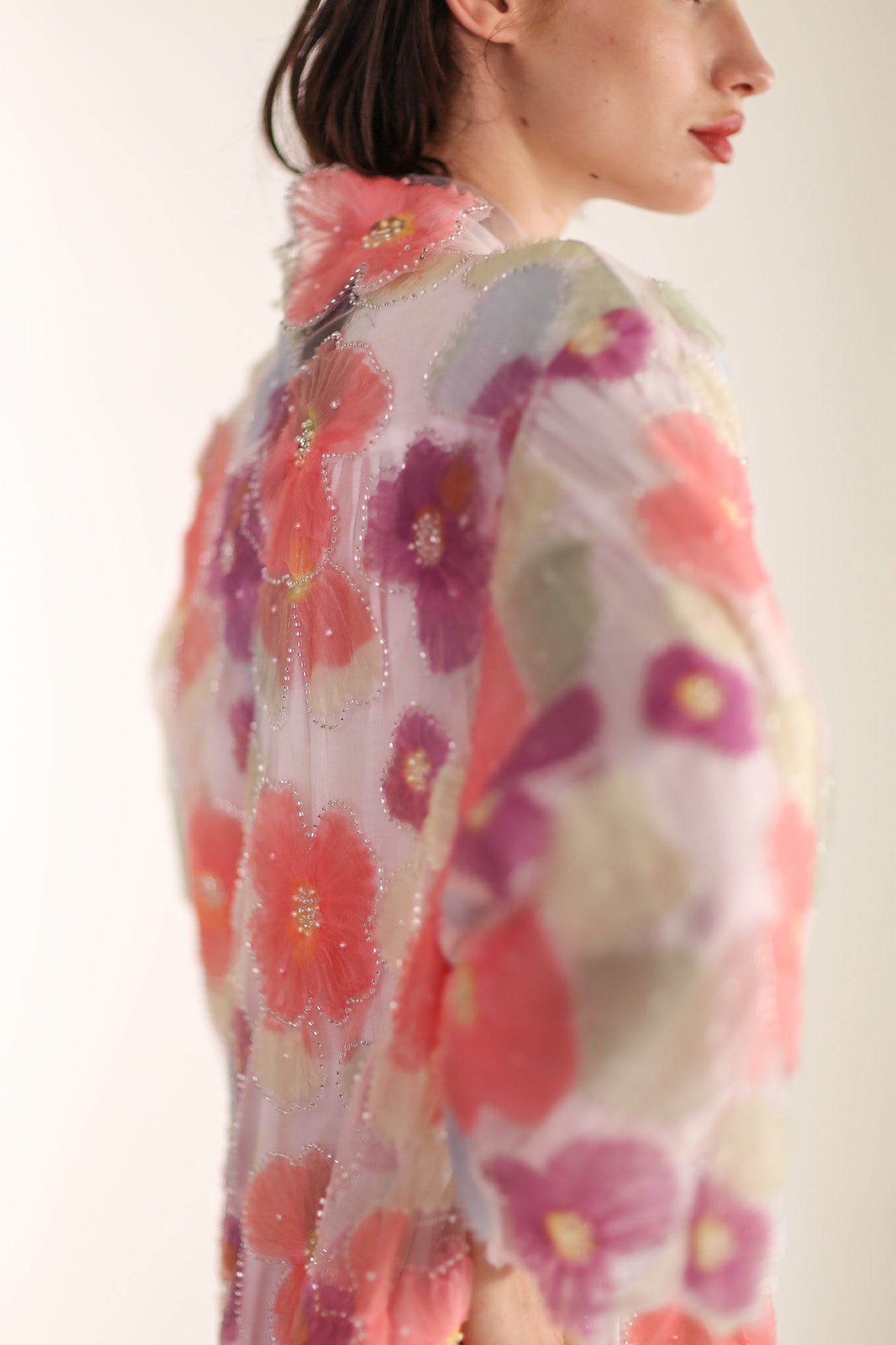 SILK FLOWER EMBELLISHED KIMONO ULISA - MOMO STUDIO BERLIN - Berlin Concept Store - sustainable & ethical fashion