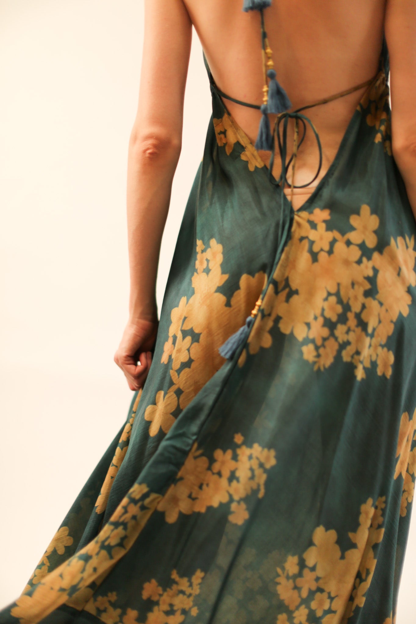 SILK SHOULDER DRESS ELA - MOMO STUDIO BERLIN - Berlin Concept Store - sustainable & ethical fashion