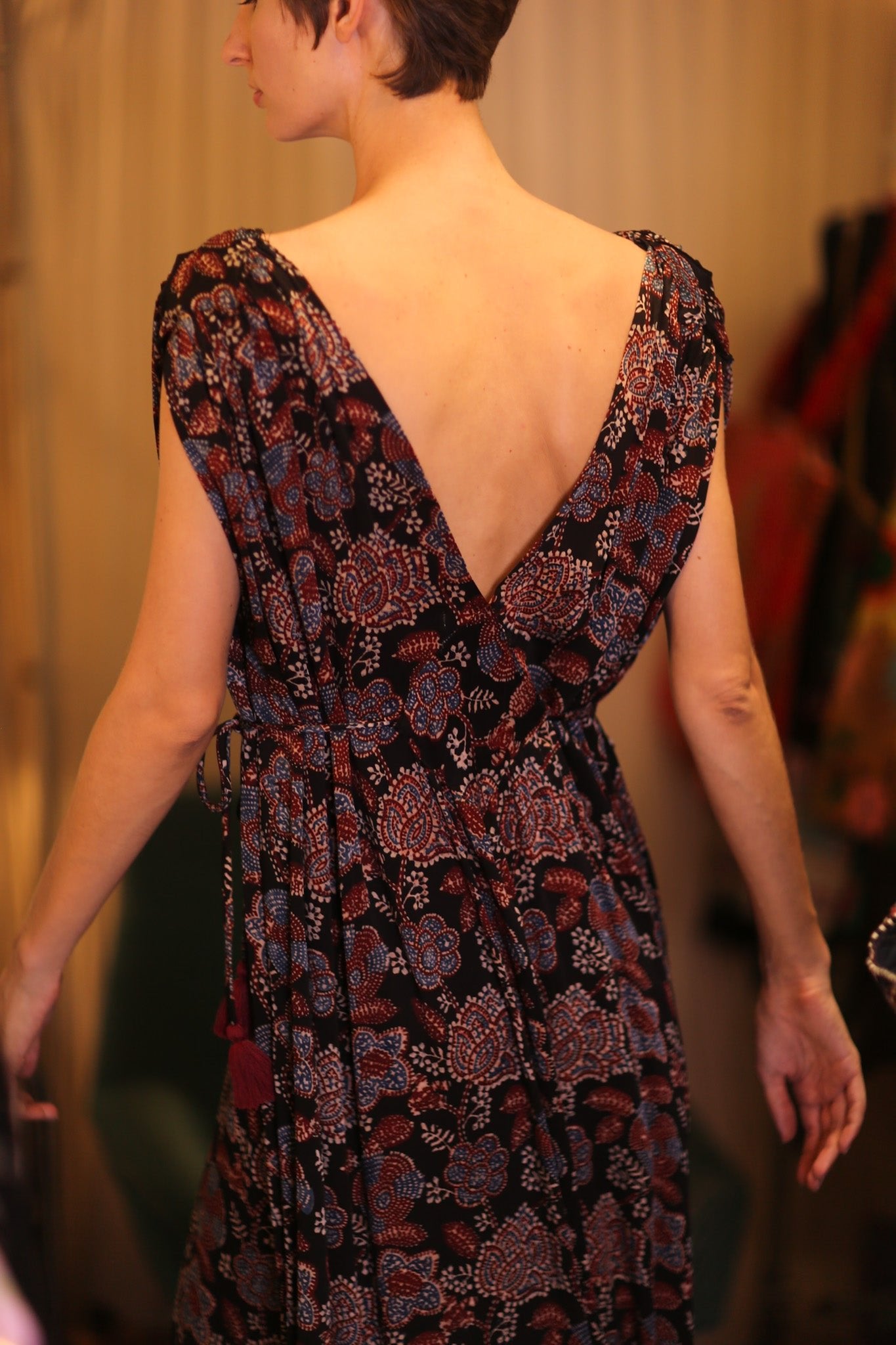 SILK VICTORIA DRESS NOIRBLOOM - BANGKOK TAILOR CLOTHING STORE - HANDMADE CLOTHING