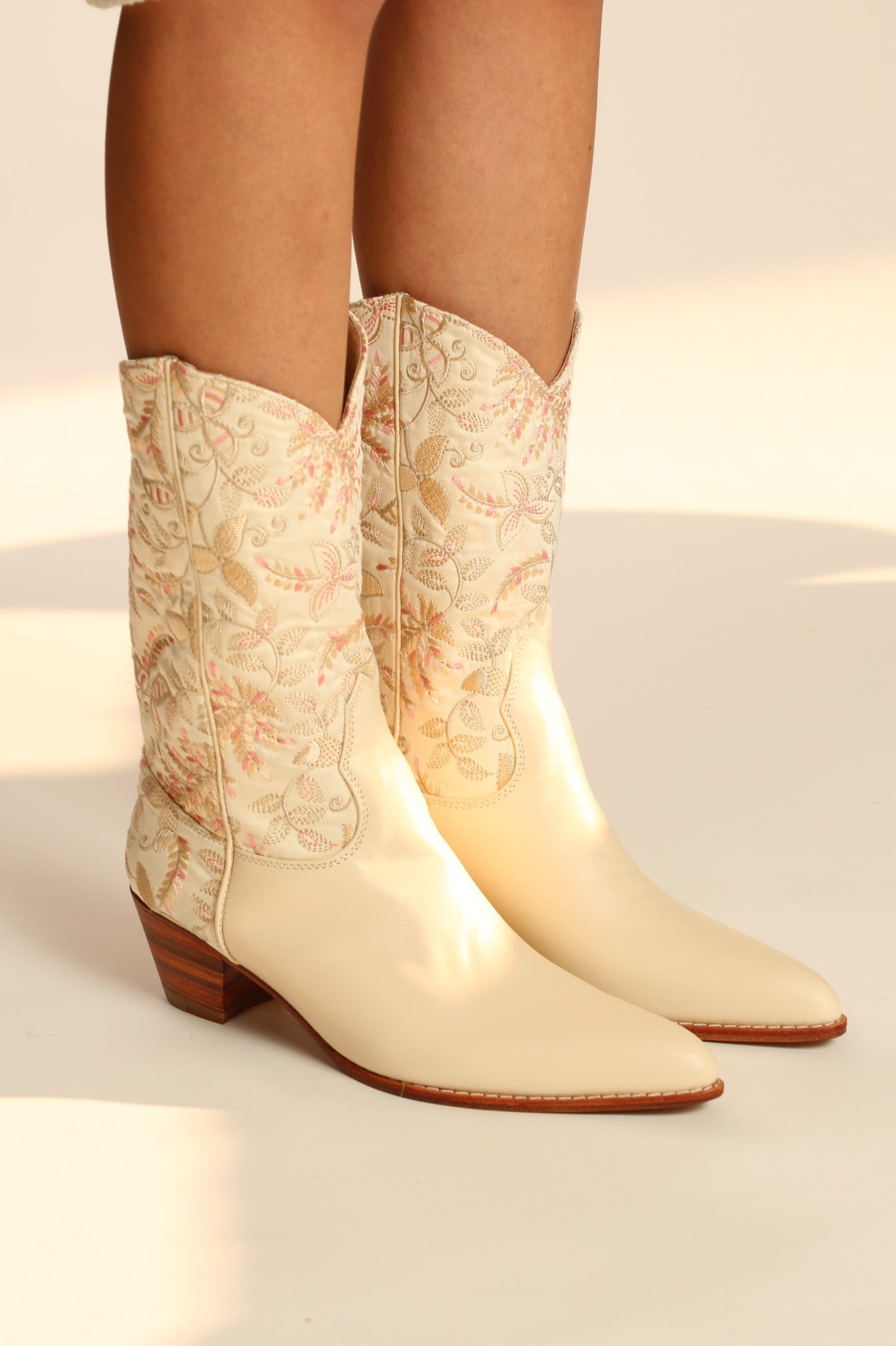 SILK WESTERN EMBROIDERED BOOTS RHEA - MOMO STUDIO BERLIN - Berlin Concept Store - sustainable & ethical fashion