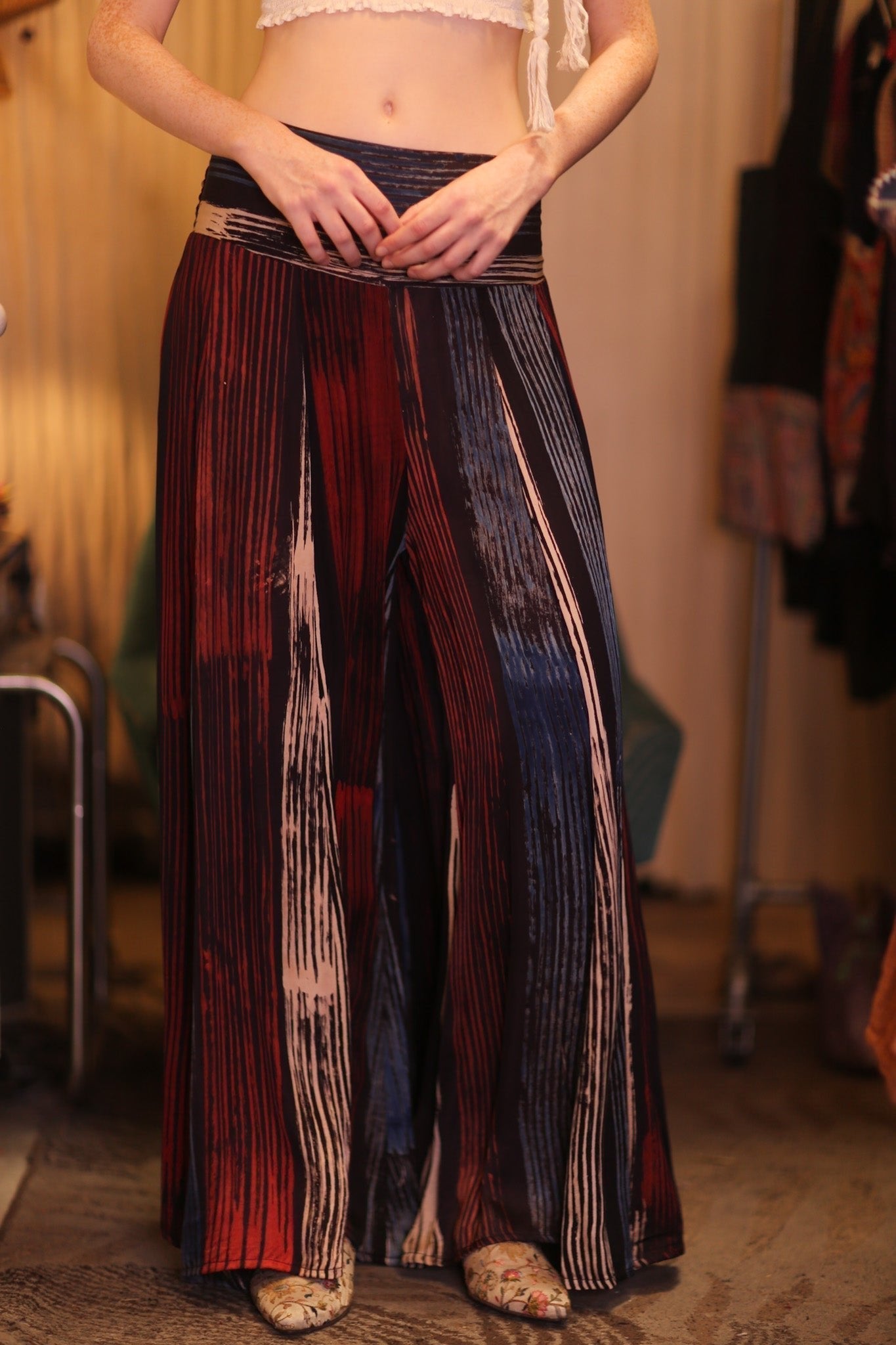 SILK WIDE LEG LONG PANTS RUBY NEO - MOMO STUDIO BERLIN - Berlin Concept Store - sustainable & ethical fashion