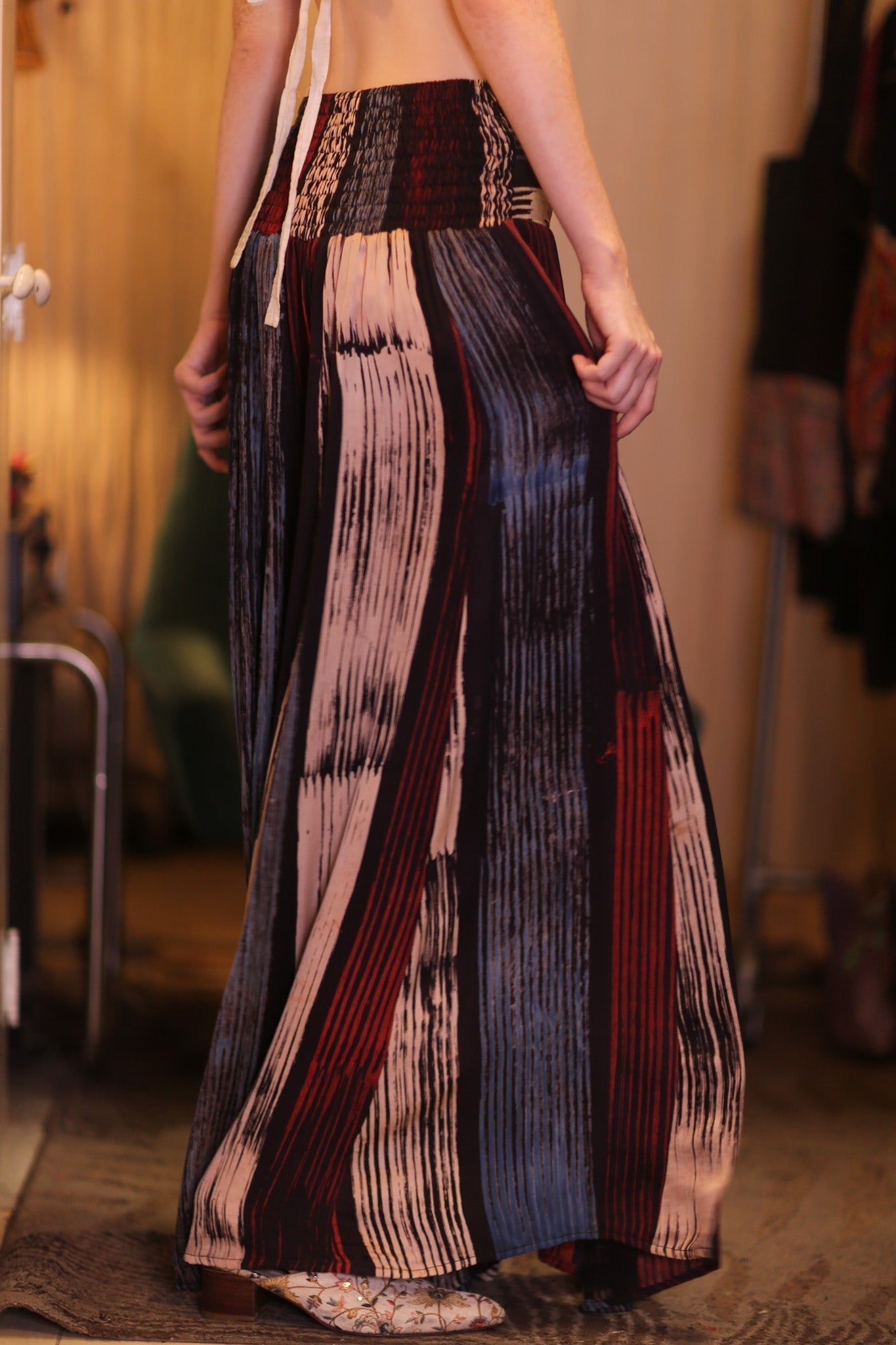 SILK WIDE LEG LONG PANTS RUBY NEO - MOMO STUDIO BERLIN - Berlin Concept Store - sustainable & ethical fashion
