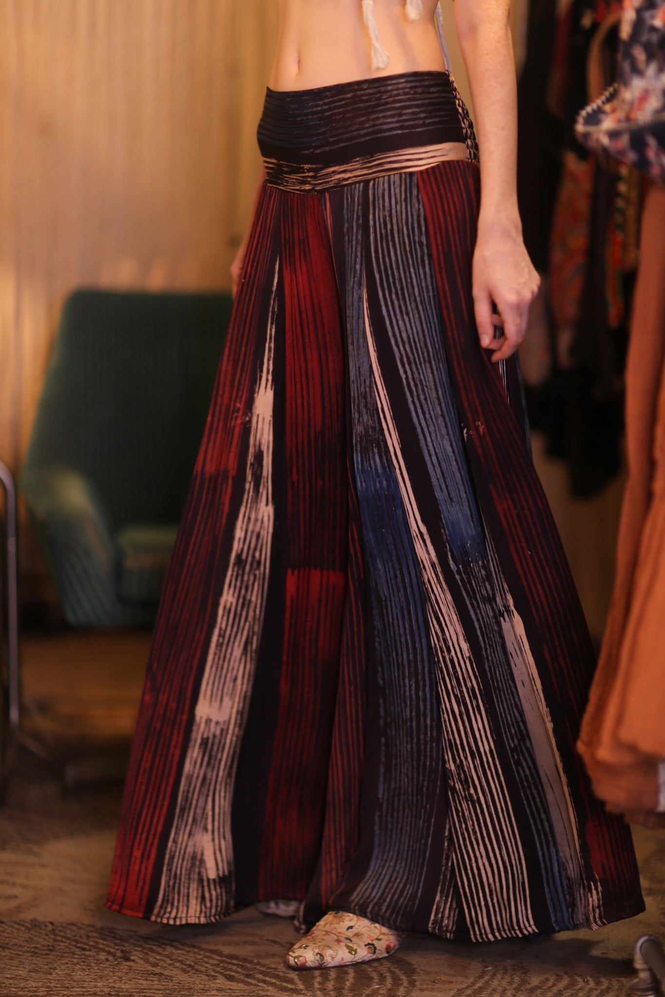 SILK WIDE LEG LONG PANTS RUBY NEO - MOMO STUDIO BERLIN - Berlin Concept Store - sustainable & ethical fashion