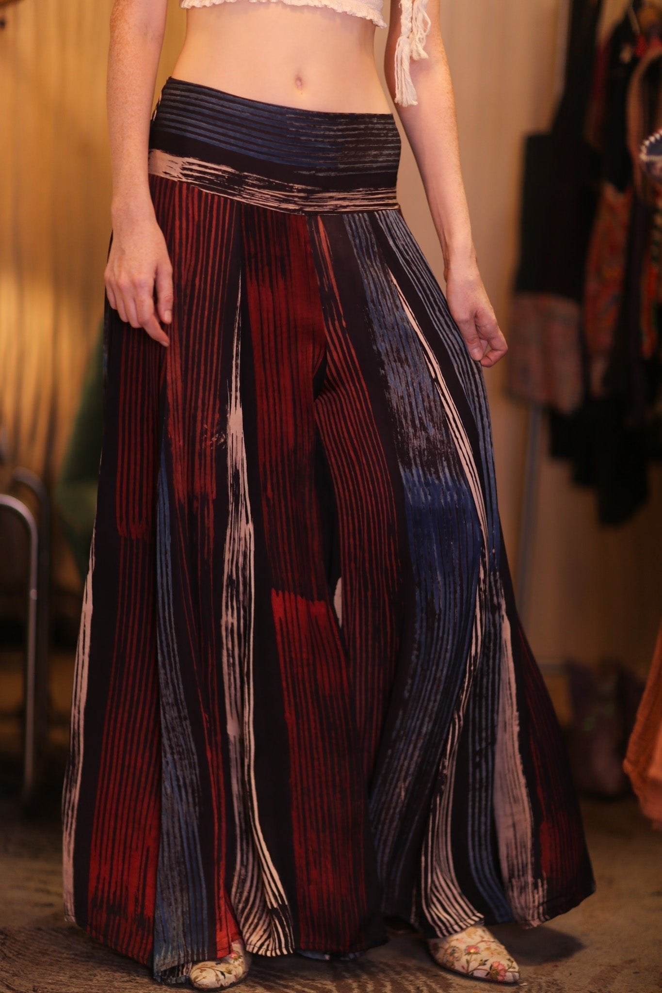 SILK WIDE LEG LONG PANTS RUBY NEO - MOMO STUDIO BERLIN - Berlin Concept Store - sustainable & ethical fashion