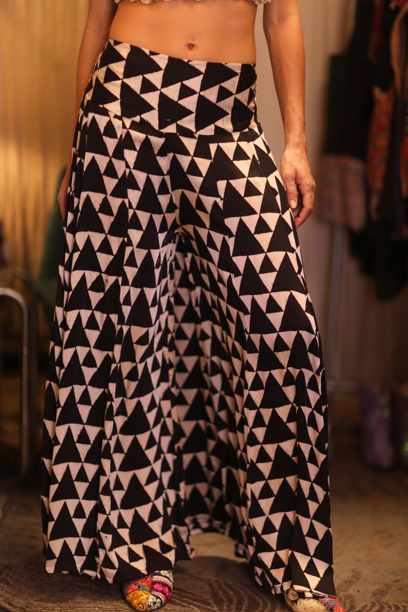 SILK WIDE LEG PANTS RUBY BLACK TRIANGLE - MOMO STUDIO BERLIN - Berlin Concept Store - sustainable & ethical fashion