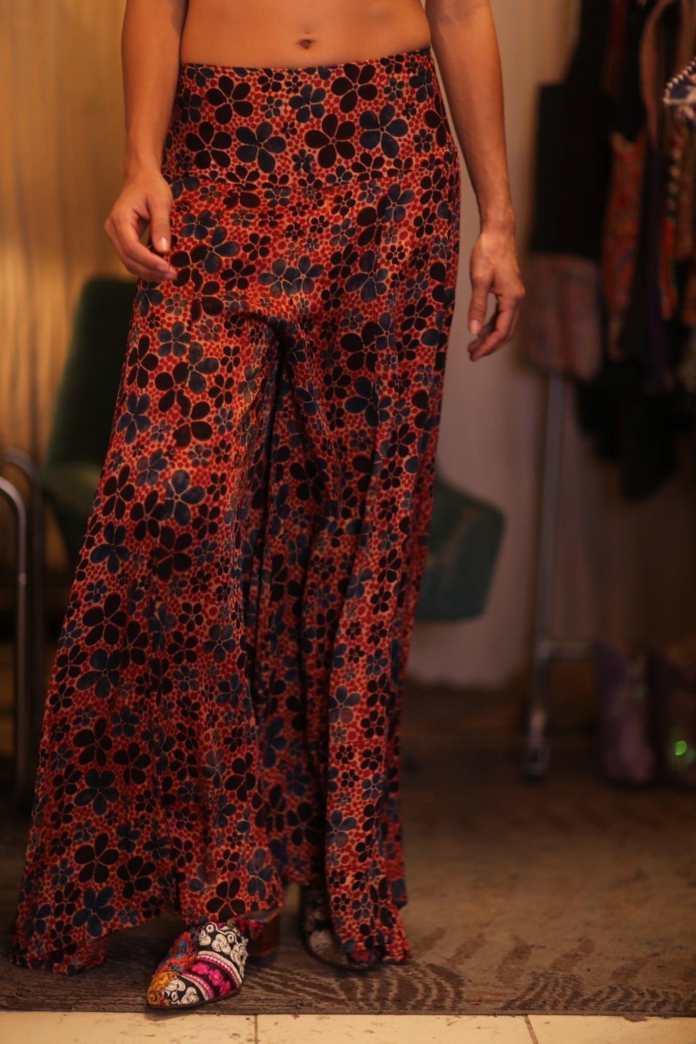 SILK WIDE LEG PANTS RUBY FRANGIPANI - MOMO STUDIO BERLIN - Berlin Concept Store - sustainable & ethical fashion