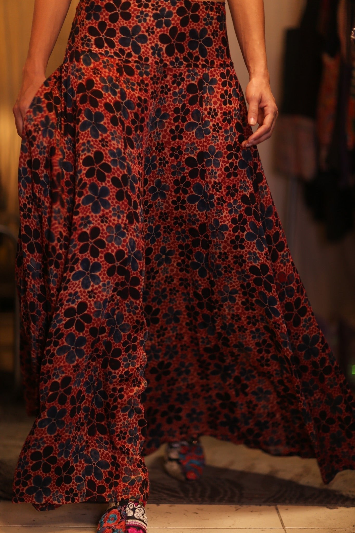 SILK WIDE LEG PANTS RUBY FRANGIPANI - MOMO STUDIO BERLIN - Berlin Concept Store - sustainable & ethical fashion