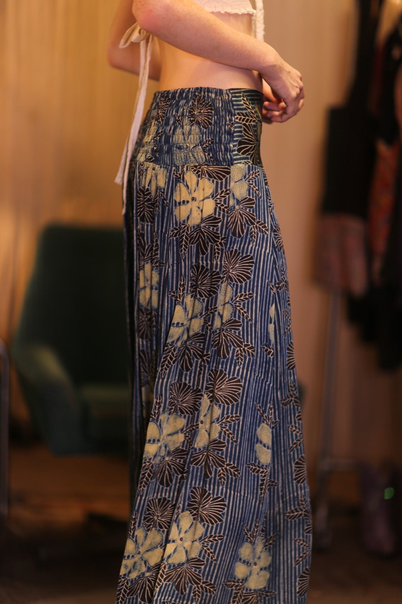 SILK WIDE LEGS LONG PANTS RUBY HIBISCUS - MOMO STUDIO BERLIN - Berlin Concept Store - sustainable & ethical fashion