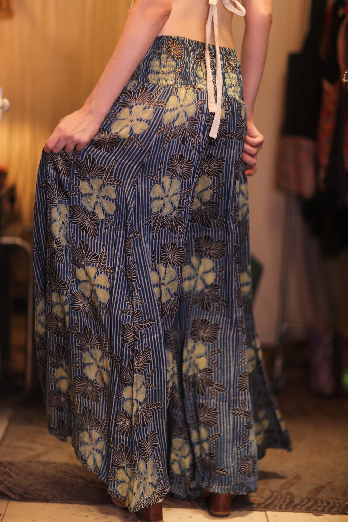 SILK WIDE LEGS LONG PANTS RUBY HIBISCUS - MOMO STUDIO BERLIN - Berlin Concept Store - sustainable & ethical fashion