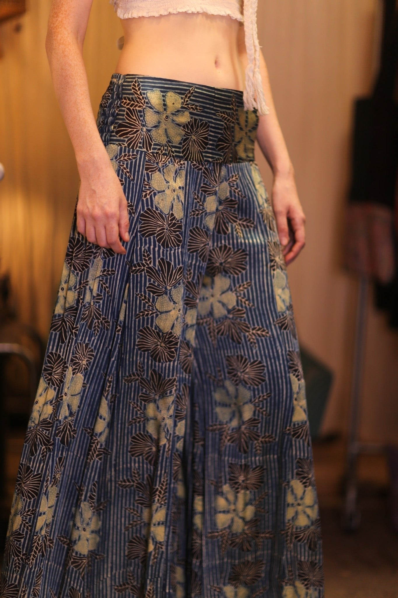 SILK WIDE LEGS LONG PANTS RUBY HIBISCUS - MOMO STUDIO BERLIN - Berlin Concept Store - sustainable & ethical fashion