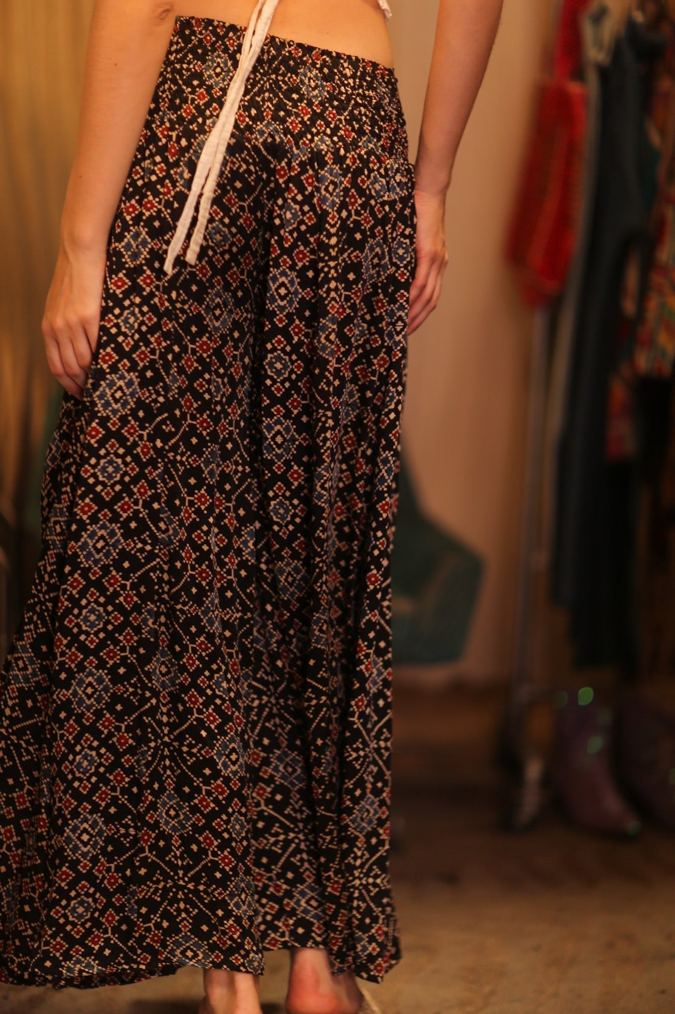 SILK WIDE LEGS LONG PANTS RUBY JEWEL - MOMO STUDIO BERLIN - Berlin Concept Store - sustainable & ethical fashion