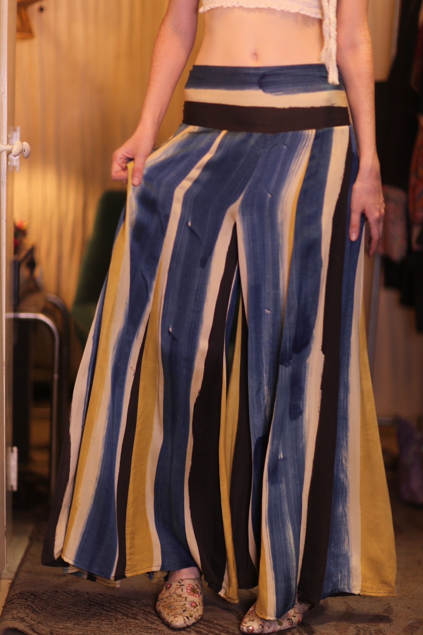 SILK WIDE LEGS LONG PANTS RUBY THESEAS - MOMO STUDIO BERLIN - Berlin Concept Store - sustainable & ethical fashion