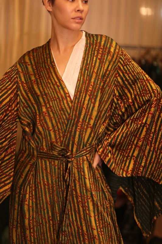 SILK WING KIMONO PINA ANANDA - MOMO STUDIO BERLIN - Berlin Concept Store - sustainable & ethical fashion
