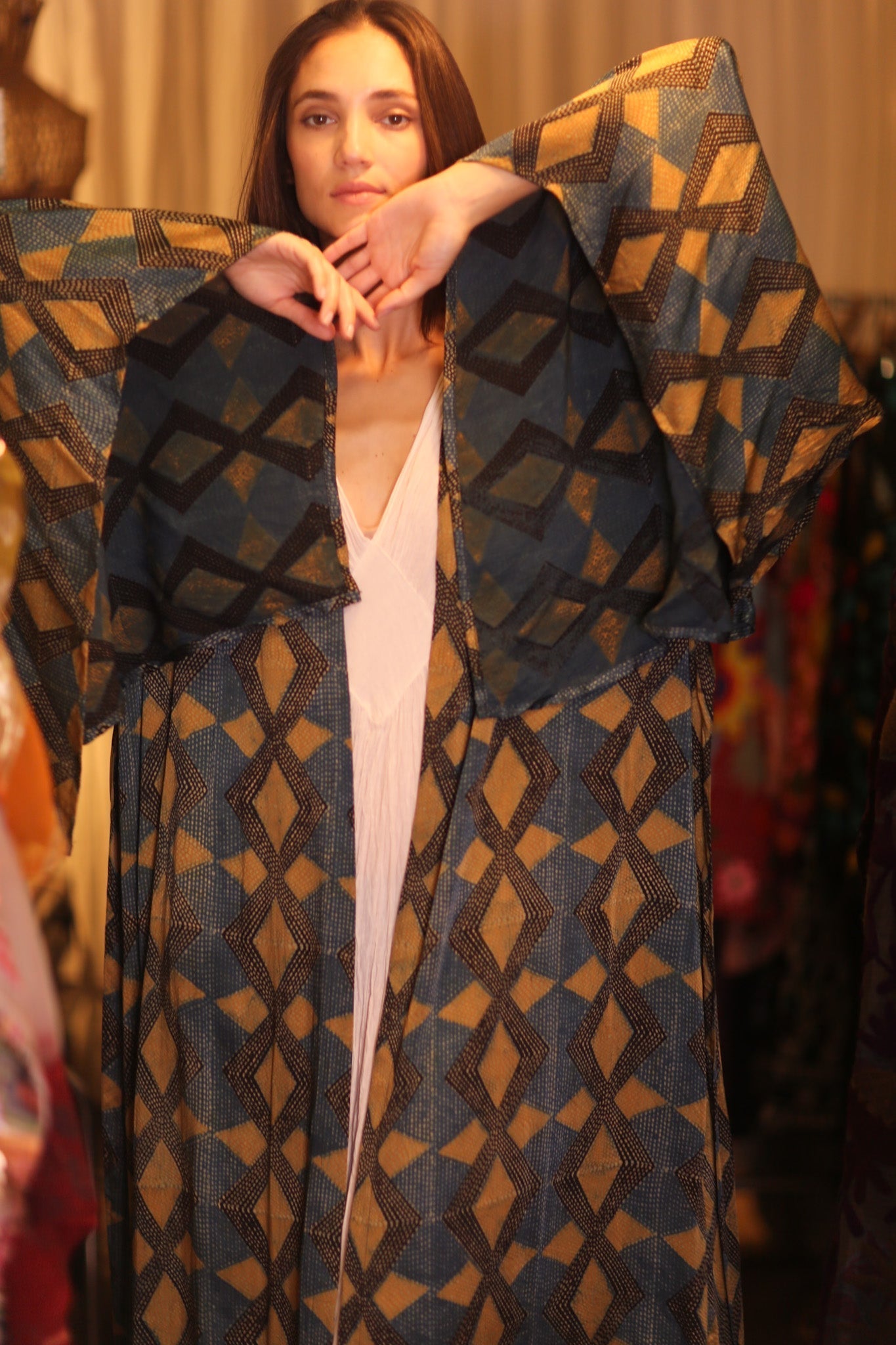 SILK WING KIMONO PINA GOLDEN QUADRANGLE - MOMO STUDIO BERLIN - Berlin Concept Store - sustainable & ethical fashion
