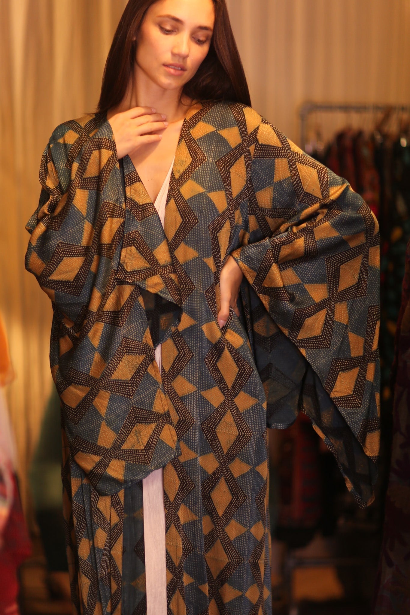 SILK WING KIMONO PINA GOLDEN QUADRANGLE - MOMO STUDIO BERLIN - Berlin Concept Store - sustainable & ethical fashion