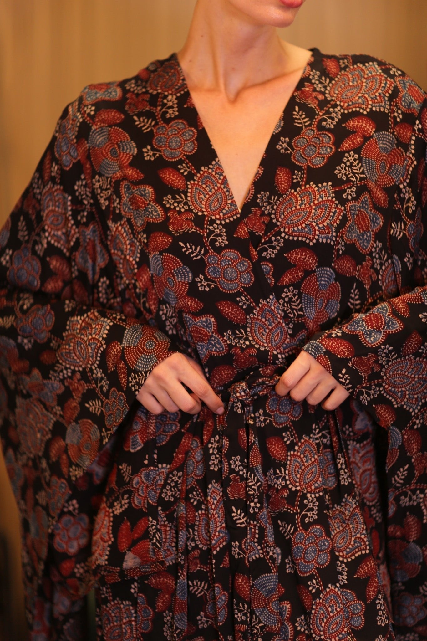 SILK WING KIMONO PINA RUBY - MOMO STUDIO BERLIN - Berlin Concept Store - sustainable & ethical fashion