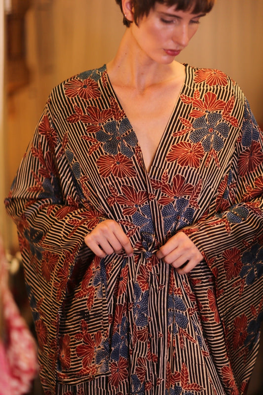 SILK WING KIMONO PINA SPELMAN - MOMO STUDIO BERLIN - Berlin Concept Store - sustainable & ethical fashion