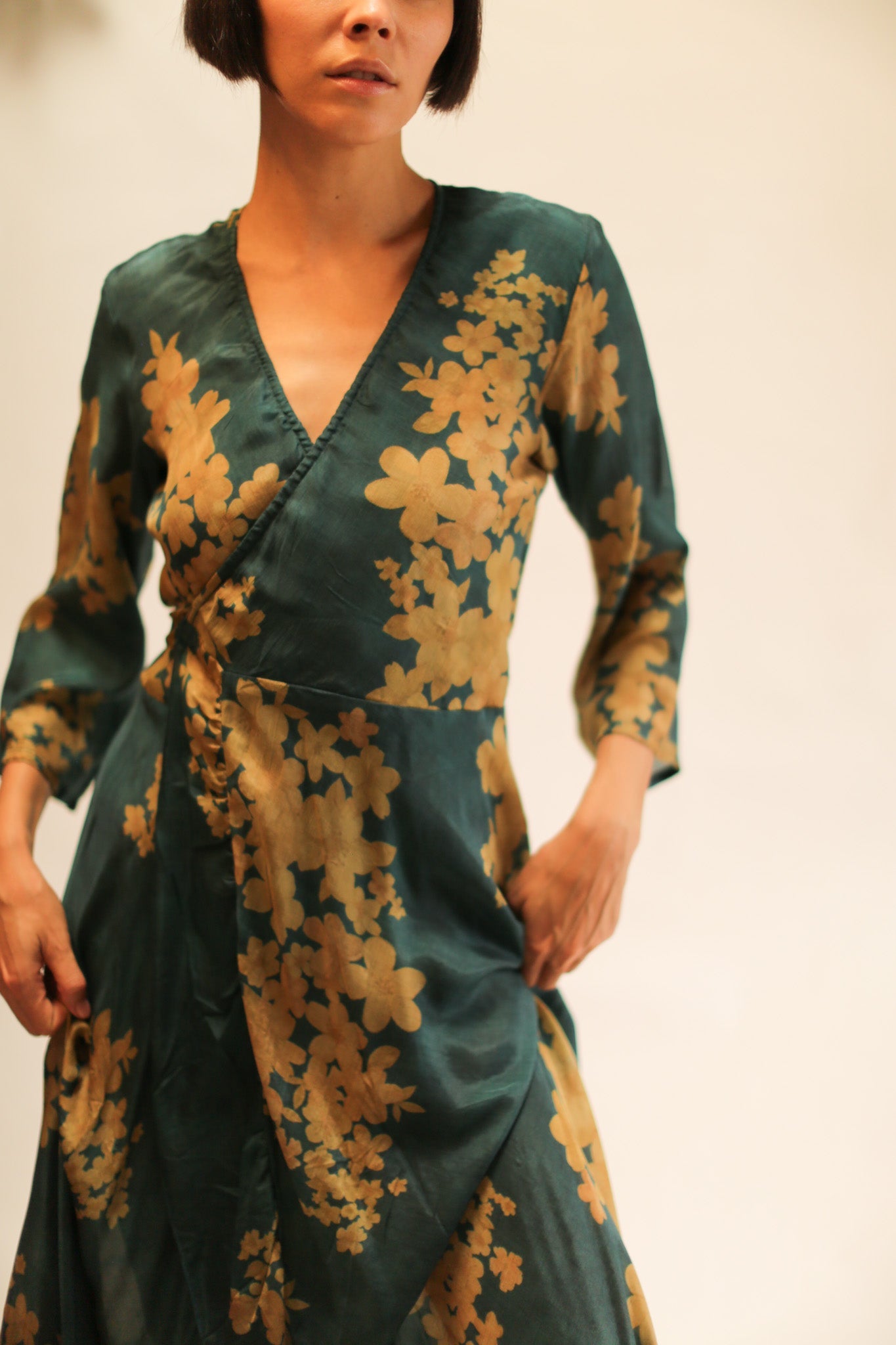 SILK WRAP DRESS BASHA - MOMO STUDIO BERLIN - Berlin Concept Store - sustainable & ethical fashion