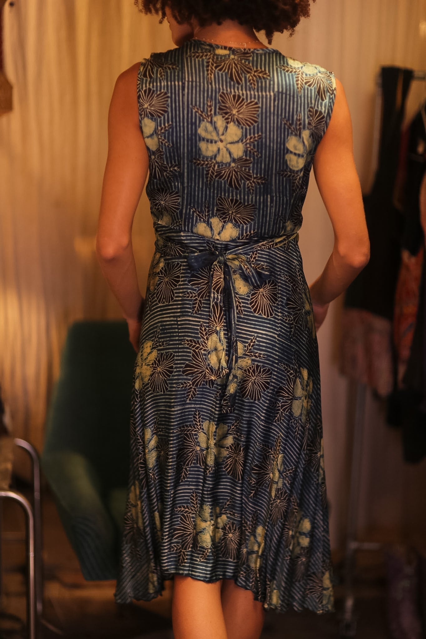 SILK WRAP DRESS GABRIELE HIBISCUS - MOMO STUDIO BERLIN - Berlin Concept Store - sustainable & ethical fashion