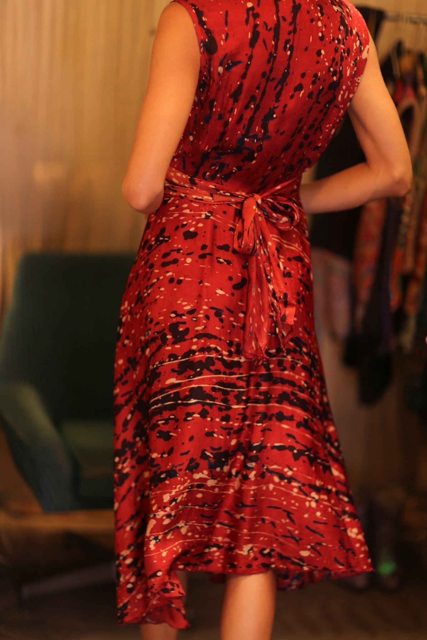 SILK WRAP DRESS GABRIELE SCARLET - MOMO STUDIO BERLIN - Berlin Concept Store - sustainable & ethical fashion