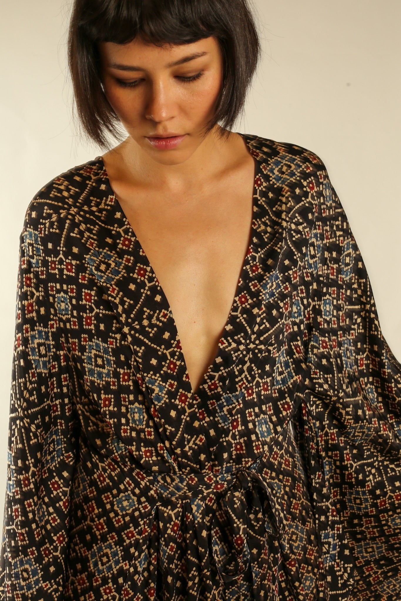 SILK XL KIMONO BINA - MOMO STUDIO BERLIN - Berlin Concept Store - sustainable & ethical fashion