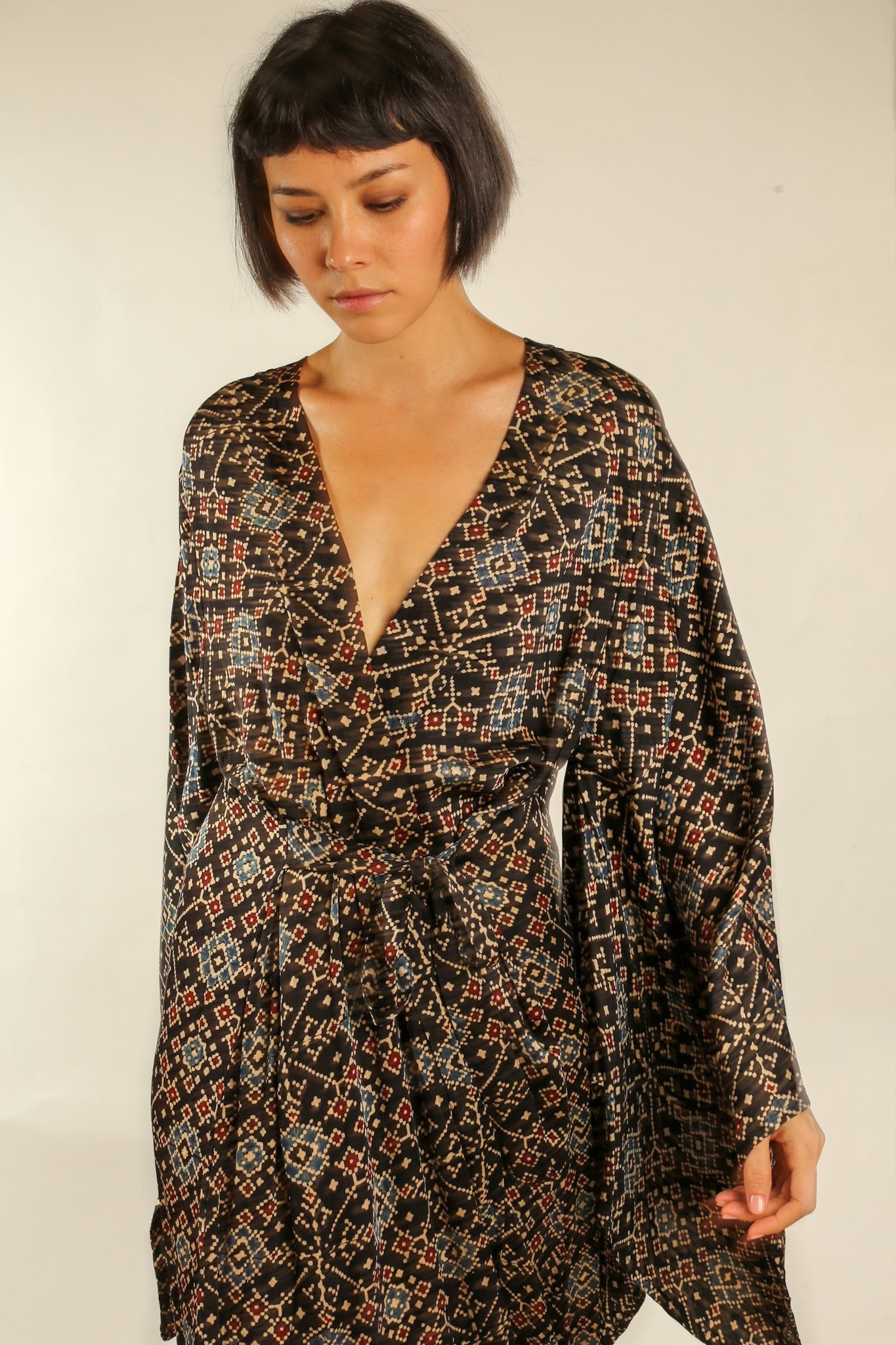 SILK XL KIMONO BINA - MOMO STUDIO BERLIN - Berlin Concept Store - sustainable & ethical fashion