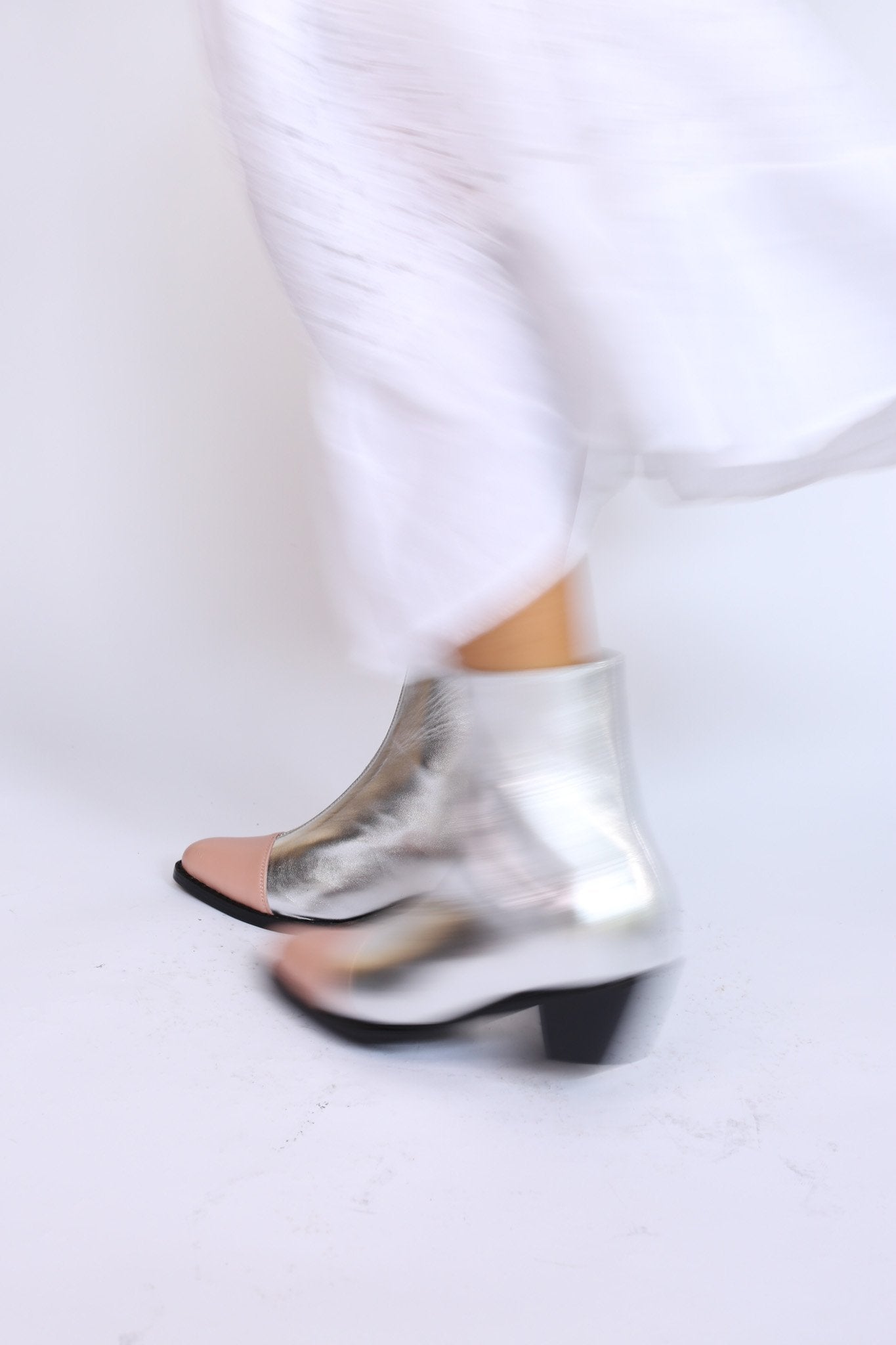 SILVER BOOTS PINK CAP BOOTS TEAGAN - MOMO STUDIO BERLIN - Berlin Concept Store - sustainable & ethical fashion