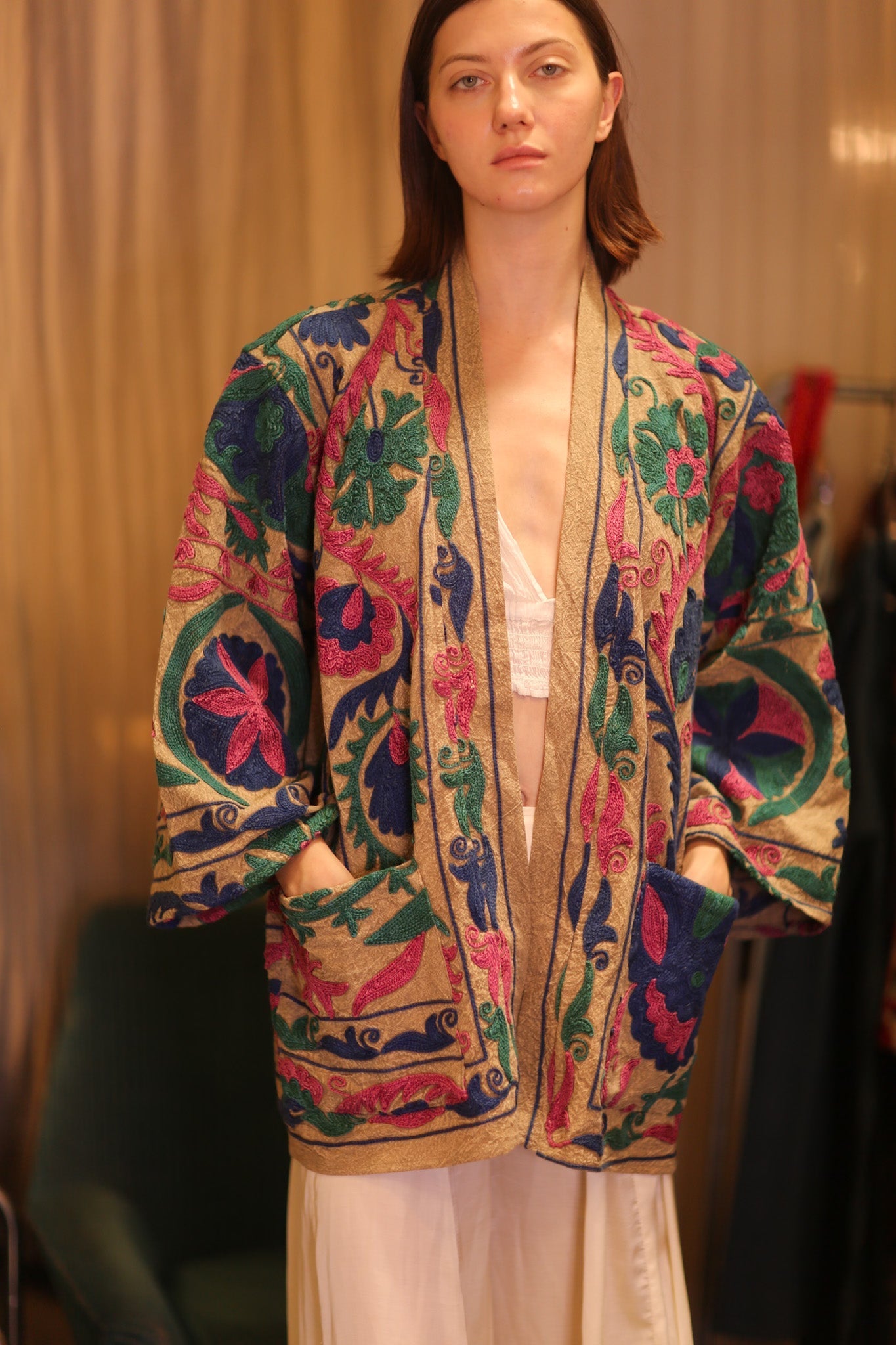 SUZANI EMBROIDERED SHORT KIMONO MONTY AMET - MOMO STUDIO BERLIN - Berlin Concept Store - sustainable & ethical fashion