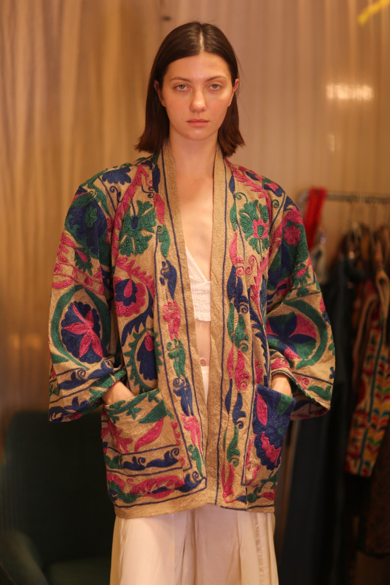 SUZANI EMBROIDERED SHORT KIMONO MONTY AMET - MOMO STUDIO BERLIN - Berlin Concept Store - sustainable & ethical fashion