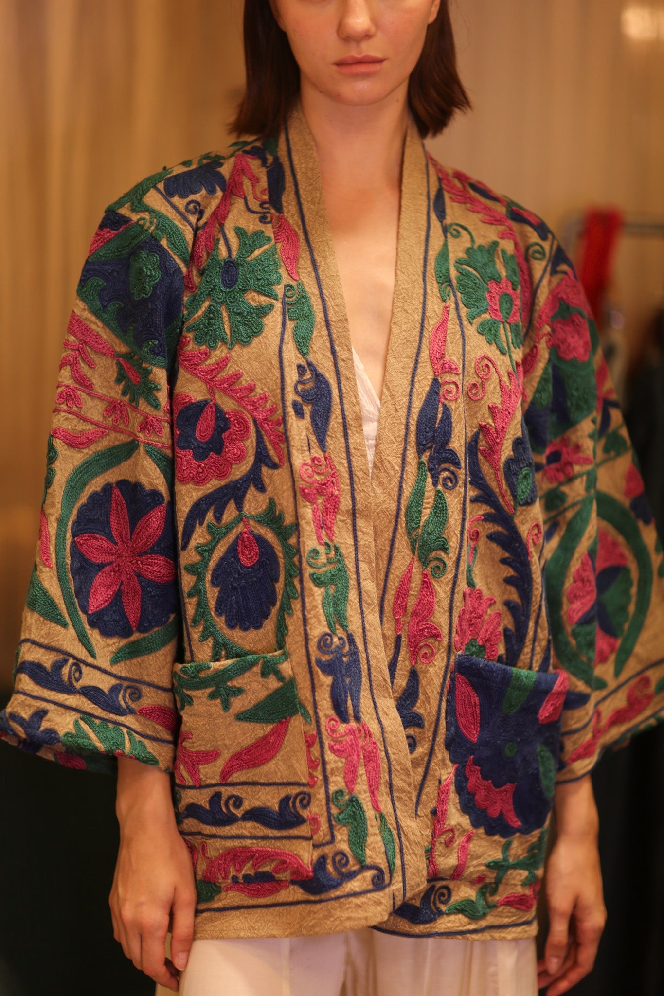 SUZANI EMBROIDERED SHORT KIMONO MONTY AMET - MOMO STUDIO BERLIN - Berlin Concept Store - sustainable & ethical fashion