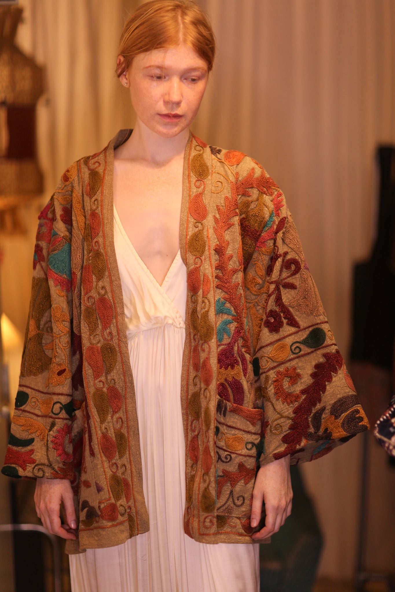 SUZANI EMBROIDERED SHORT KIMONO MONTY DWARF - MOMO STUDIO BERLIN - Berlin Concept Store - sustainable & ethical fashion