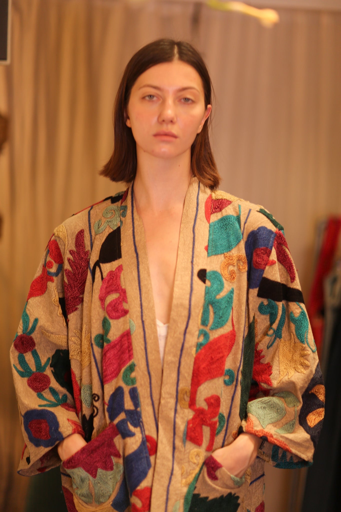 SUZANI EMBROIDERED SHORT KIMONO MONTY MAYI - MOMO STUDIO BERLIN - Berlin Concept Store - sustainable & ethical fashion