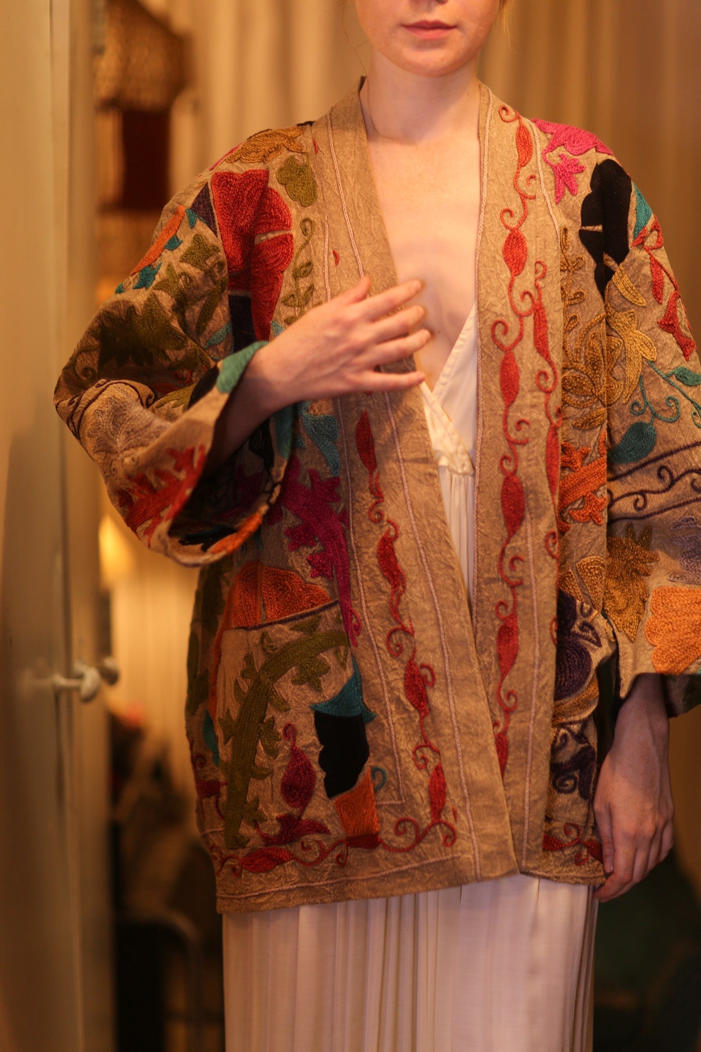 SUZANI EMBROIDERED SHORT KIMONO MONTY WADI - MOMO STUDIO BERLIN - Berlin Concept Store - sustainable & ethical fashion