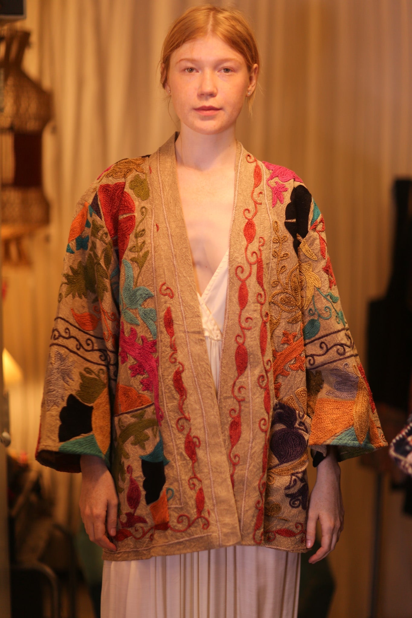 SUZANI EMBROIDERED SHORT KIMONO MONTY WADI - MOMO STUDIO BERLIN - Berlin Concept Store - sustainable & ethical fashion