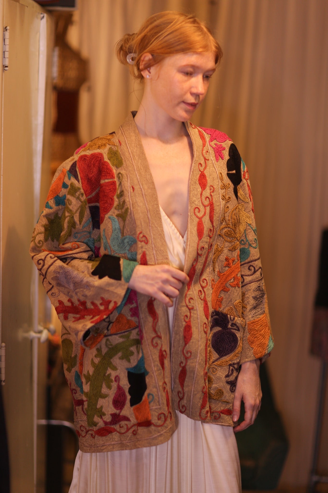 SUZANI EMBROIDERED SHORT KIMONO MONTY WADI - MOMO STUDIO BERLIN - Berlin Concept Store - sustainable & ethical fashion