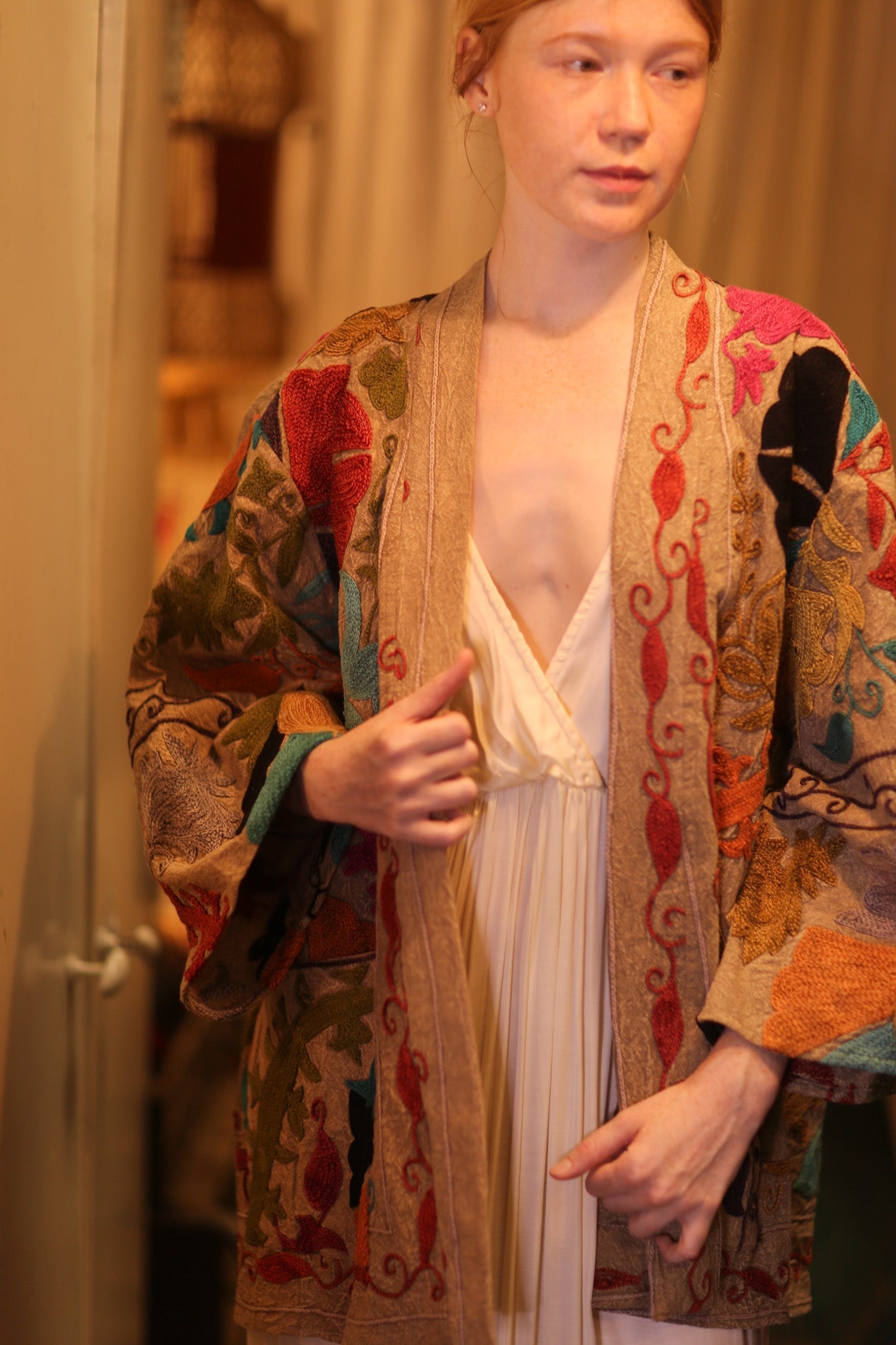 SUZANI EMBROIDERED SHORT KIMONO MONTY WADI - MOMO STUDIO BERLIN - Berlin Concept Store - sustainable & ethical fashion