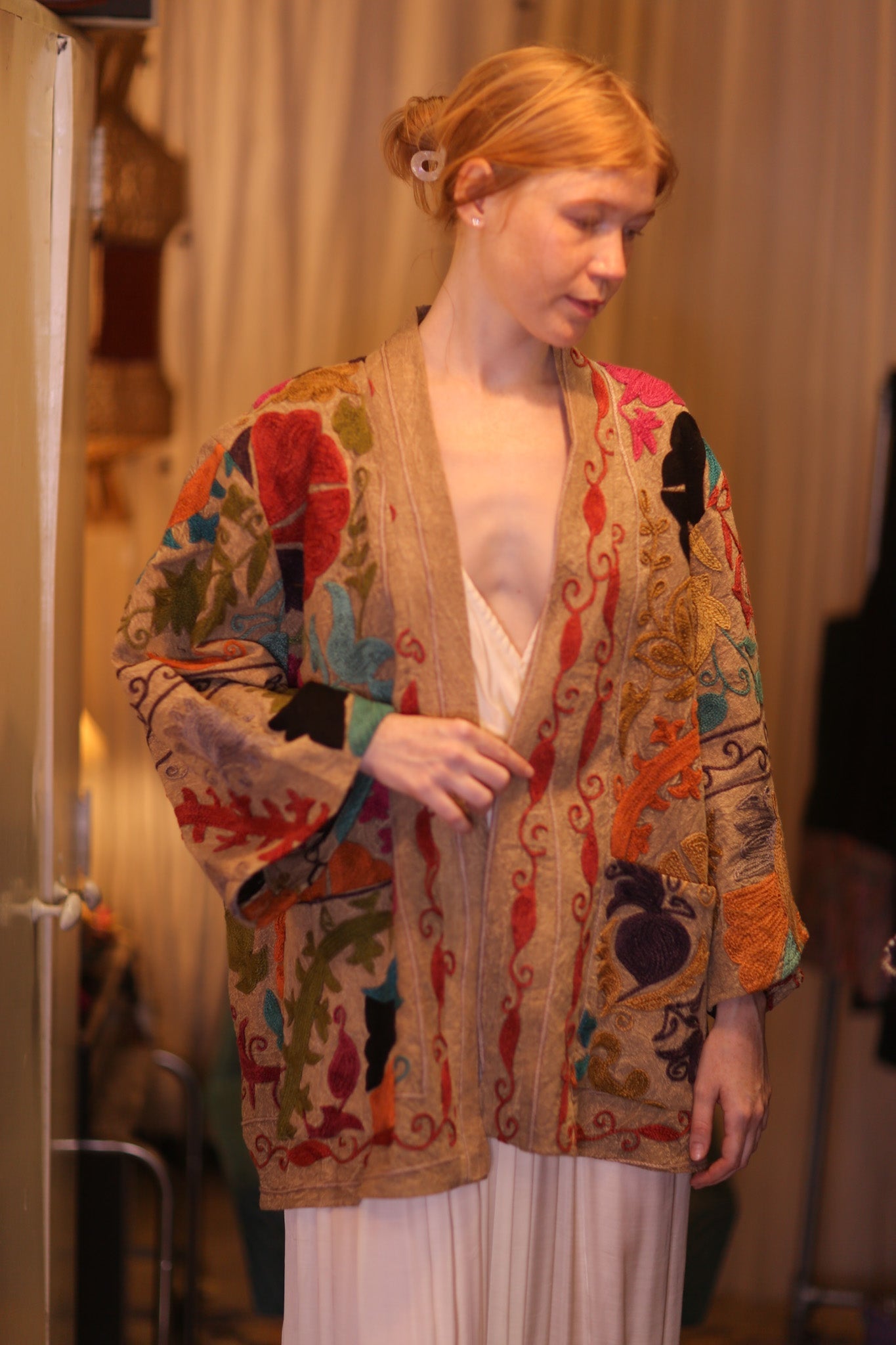 SUZANI EMBROIDERED SHORT KIMONO MONTY WADI - MOMO STUDIO BERLIN - Berlin Concept Store - sustainable & ethical fashion