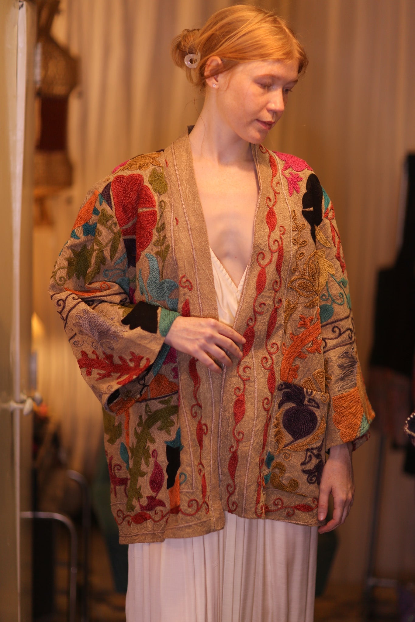 SUZANI EMBROIDERED SHORT KIMONO MONTY WADI - MOMO STUDIO BERLIN - Berlin Concept Store - sustainable & ethical fashion