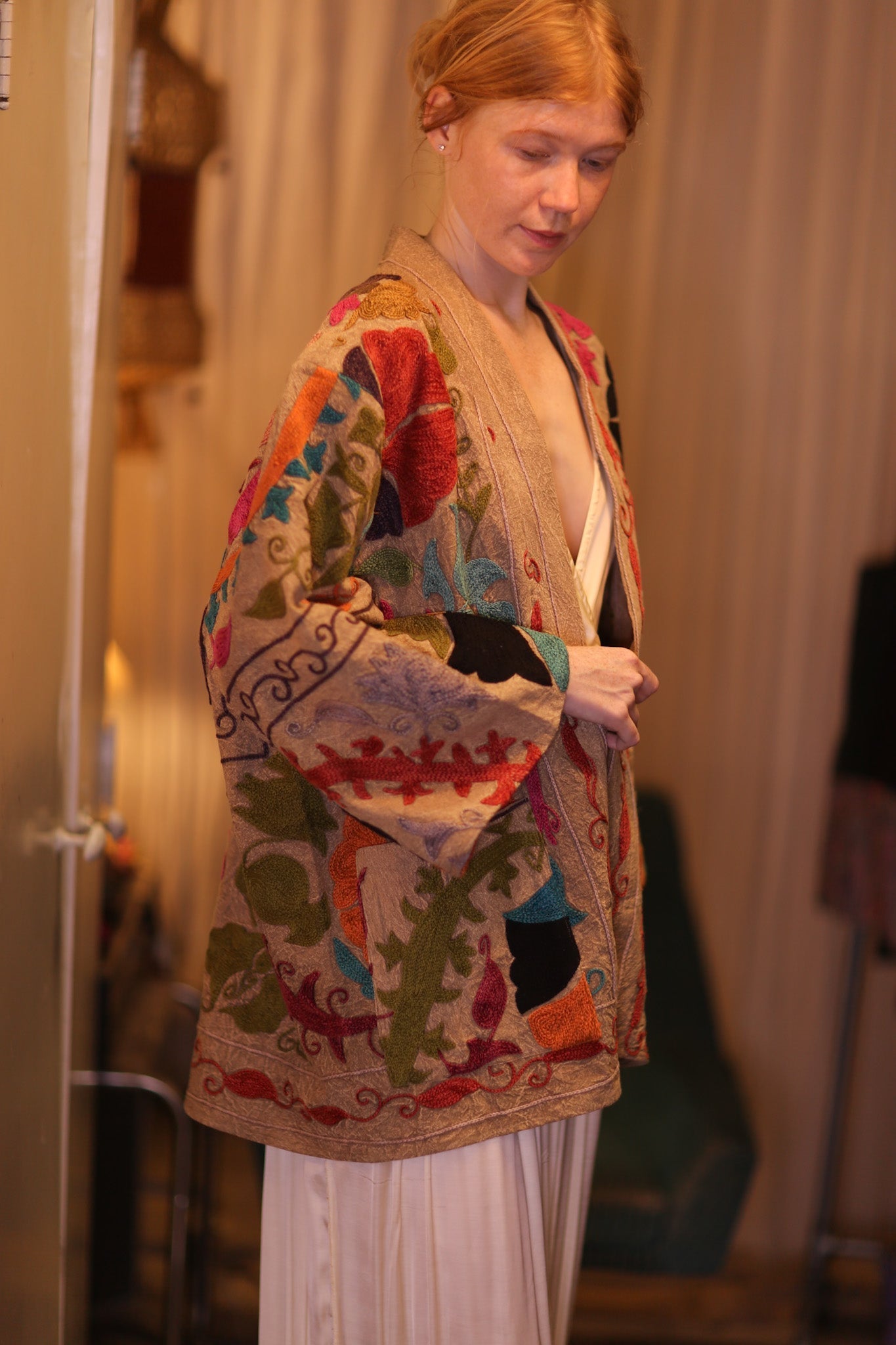 SUZANI EMBROIDERED SHORT KIMONO MONTY WADI - MOMO STUDIO BERLIN - Berlin Concept Store - sustainable & ethical fashion