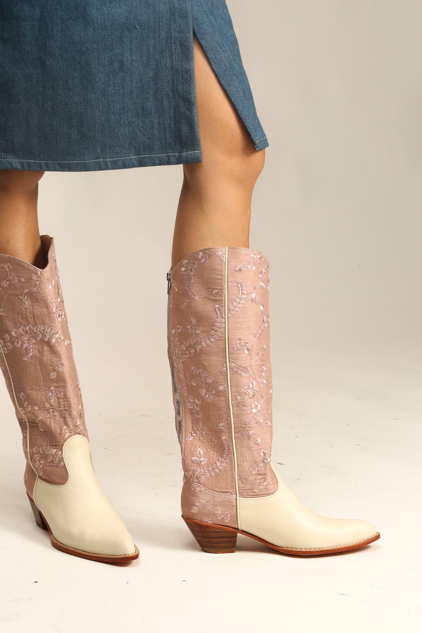 TALL EMBROIDERED BOOTS LYDI - MOMO STUDIO BERLIN - Berlin Concept Store - sustainable & ethical fashion