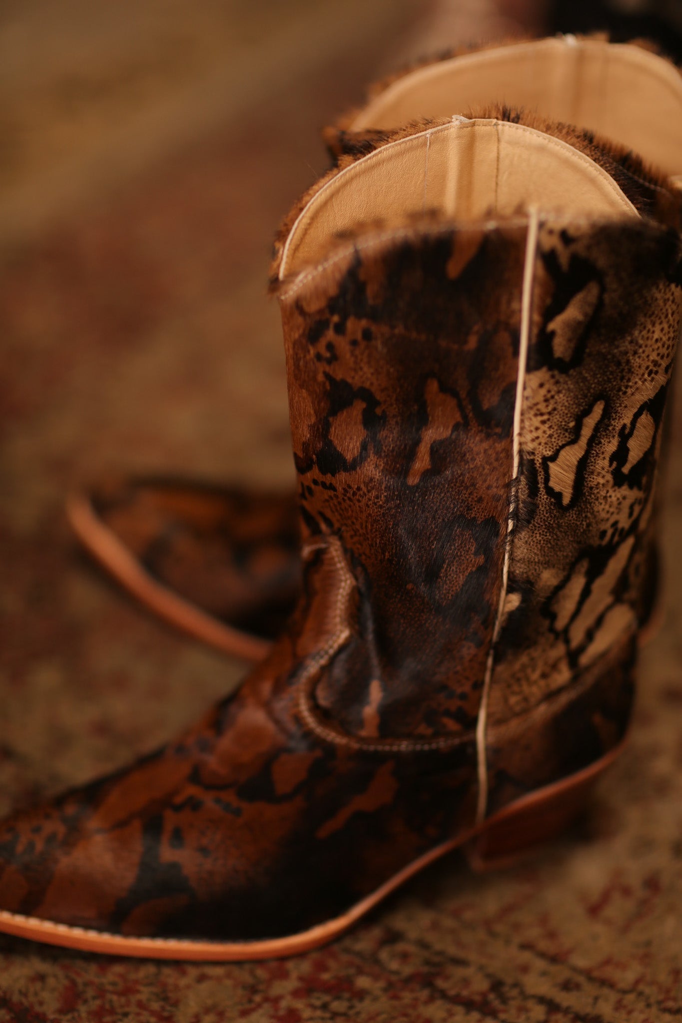 TAN ANIMAL PRINT WESTERN BOOTS - MOMO STUDIO BERLIN - Berlin Concept Store - sustainable & ethical fashion