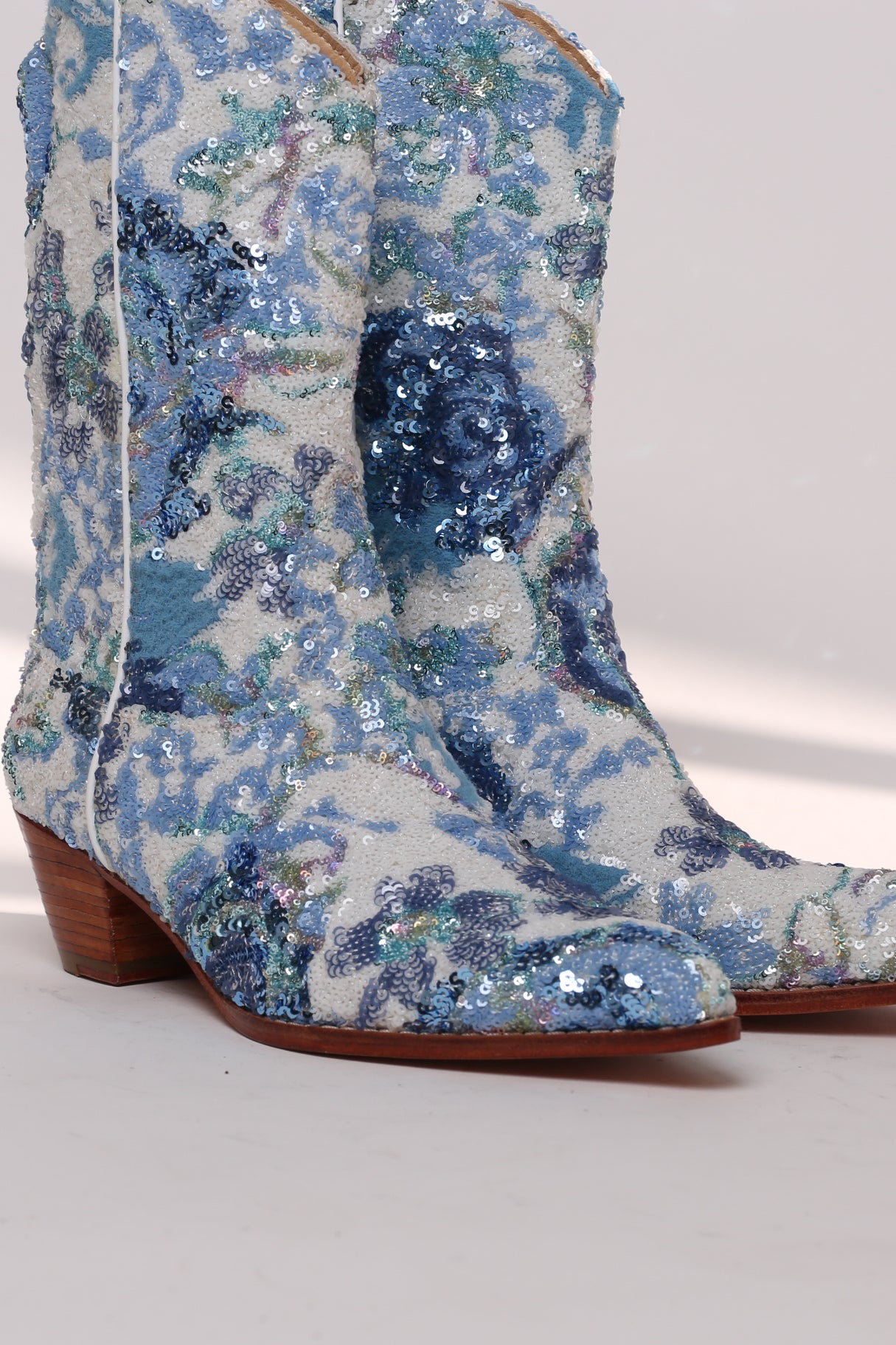 TATI SEQUINS EMBROIDERED COWBOY BOOTS - MOMO STUDIO BERLIN - Berlin Concept Store - sustainable & ethical fashion