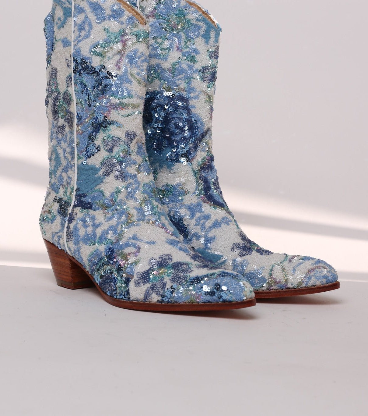TATI SEQUINS EMBROIDERED COWBOY BOOTS - MOMO STUDIO BERLIN - Berlin Concept Store - sustainable & ethical fashion