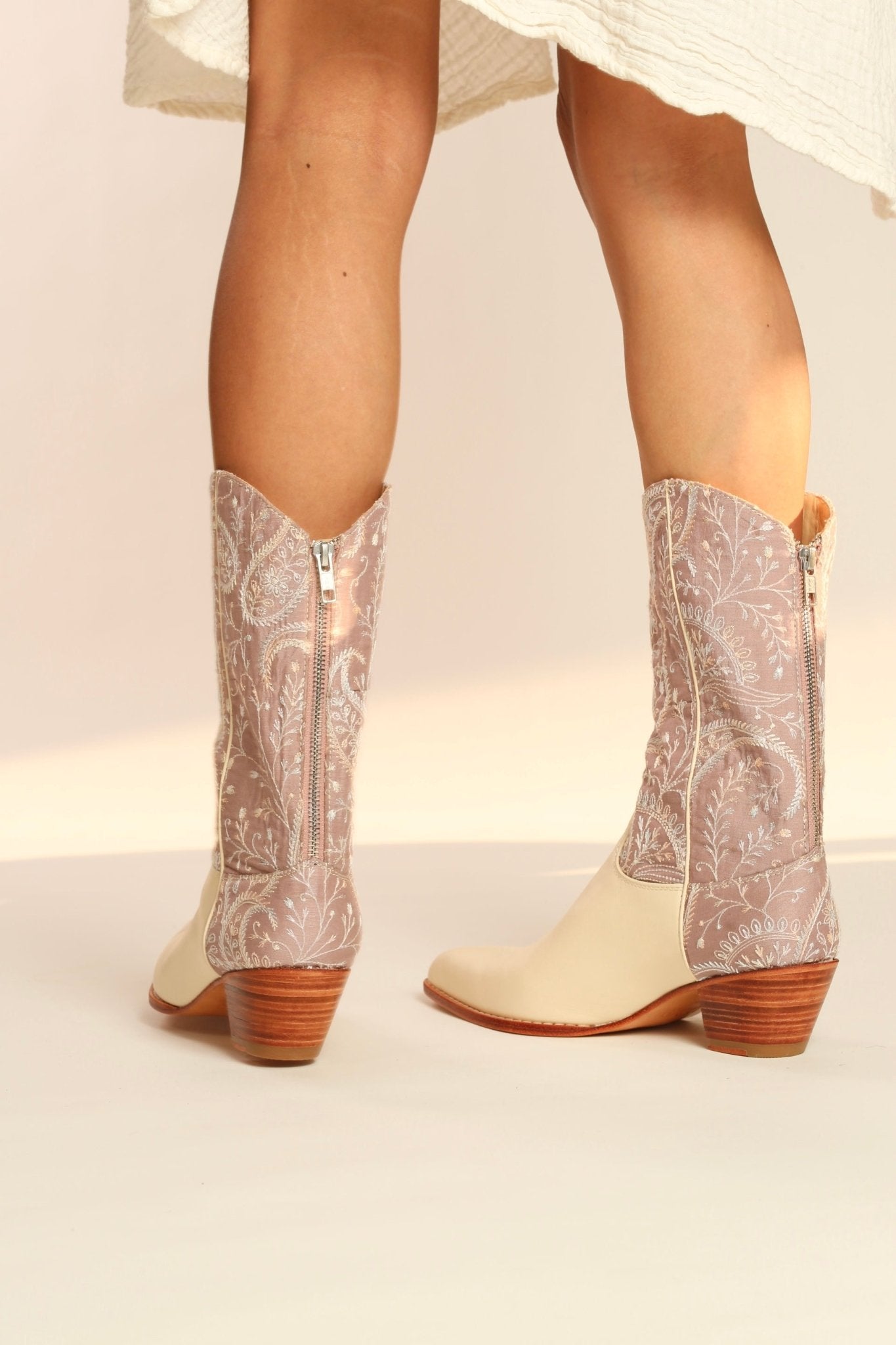 TENDER PINK EMBROIDERED WESTERN BOOTS SAHEBI - MOMO STUDIO BERLIN - Berlin Concept Store - sustainable & ethical fashion