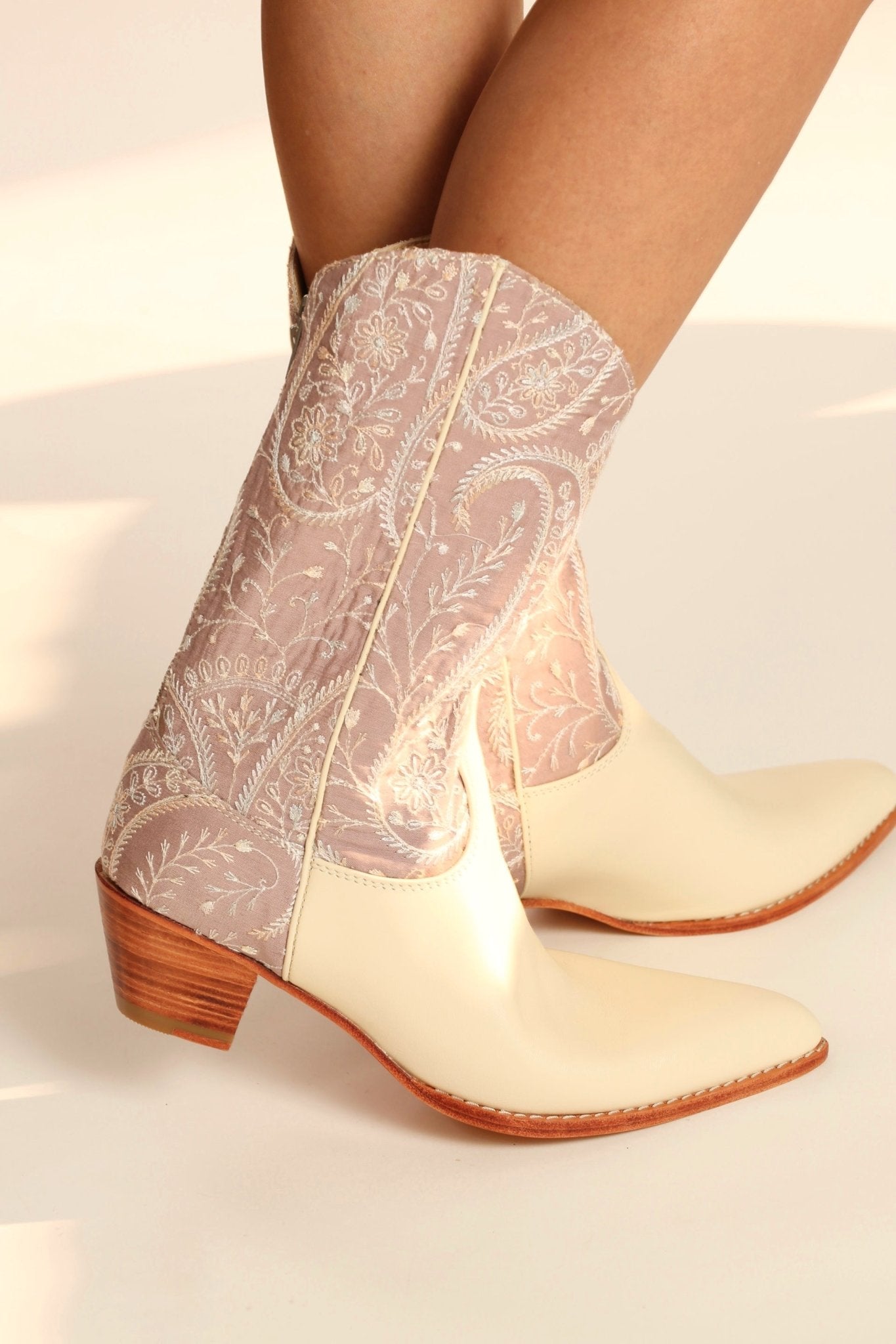 TENDER PINK EMBROIDERED WESTERN BOOTS SAHEBI - MOMO STUDIO BERLIN - Berlin Concept Store - sustainable & ethical fashion