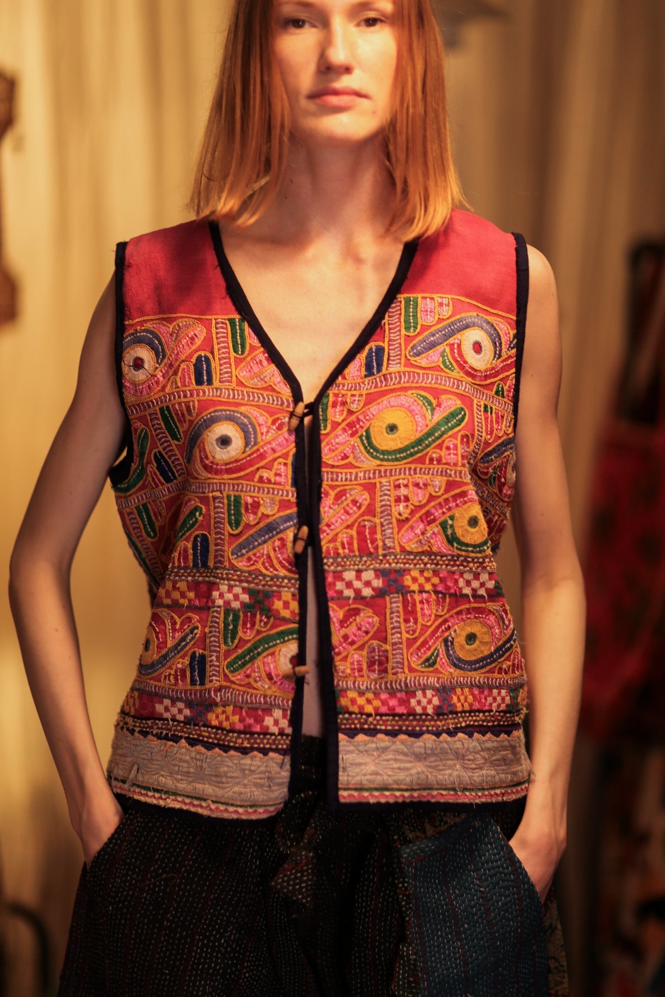 TENZIN EMBROIDERED INDIAN GILET FUCHSIA - MOMO STUDIO BERLIN - Berlin Concept Store - sustainable & ethical fashion
