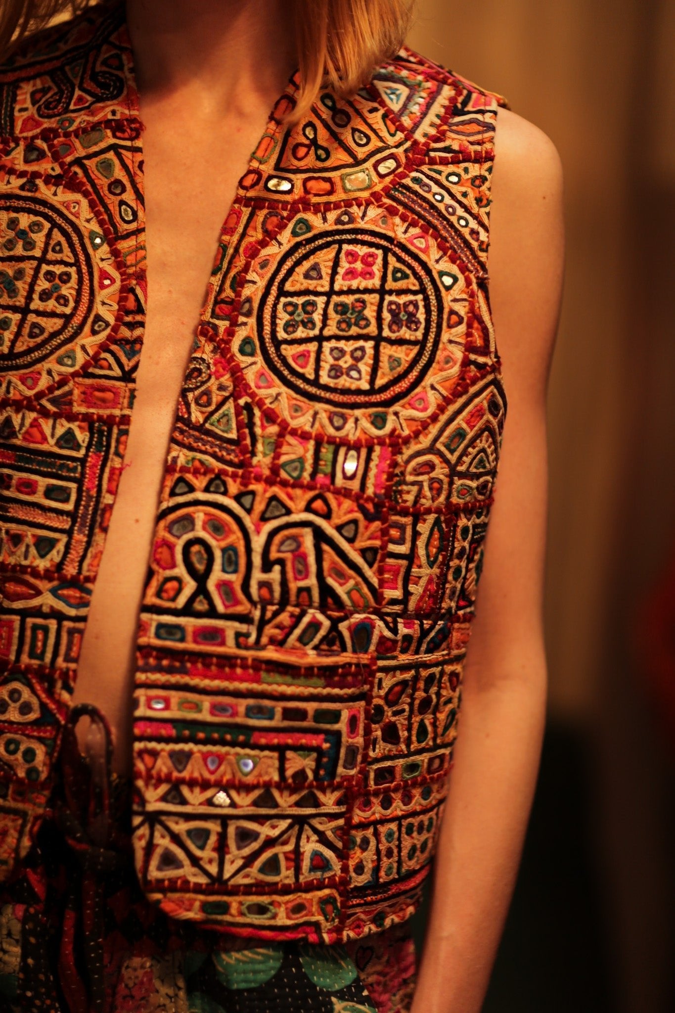 TENZIN HANDMADE EMBROIDERED GILET RED - MOMO STUDIO BERLIN - Berlin Concept Store - sustainable & ethical fashion